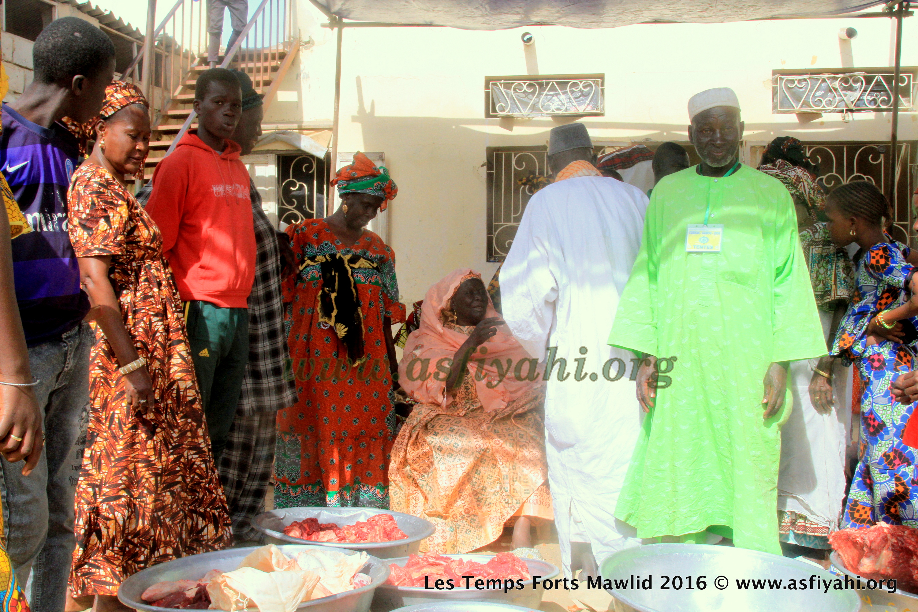 PHOTOS - Dispositif Sécuritaire et Médical, la Cuisine , les Ziarras , les Médias le commerce: Découvrez quelques  temps-forts du Gamou de Tivaouane 2016