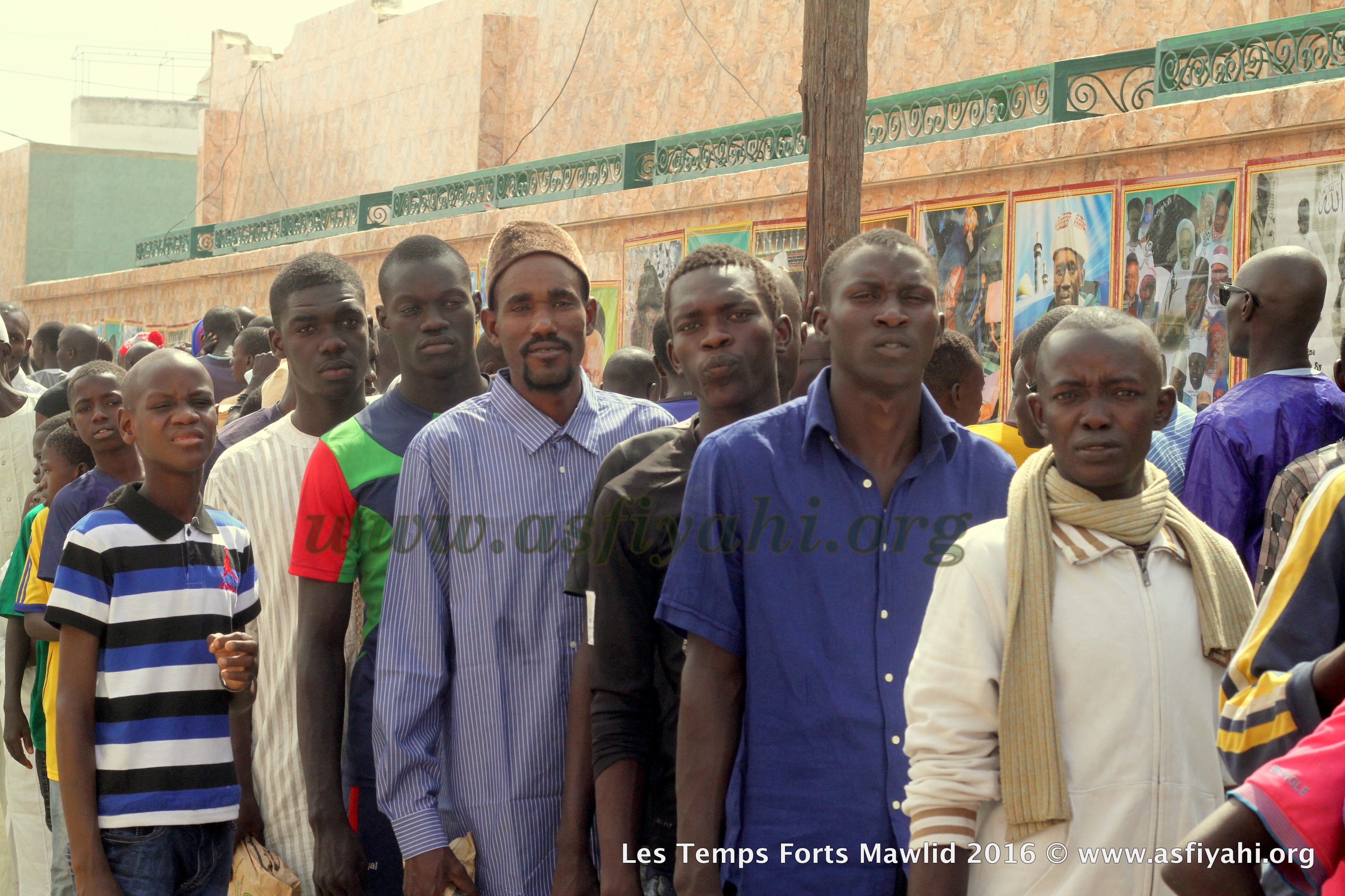 PHOTOS - Dispositif Sécuritaire et Médical, la Cuisine , les Ziarras , les Médias le commerce: Découvrez quelques  temps-forts du Gamou de Tivaouane 2016