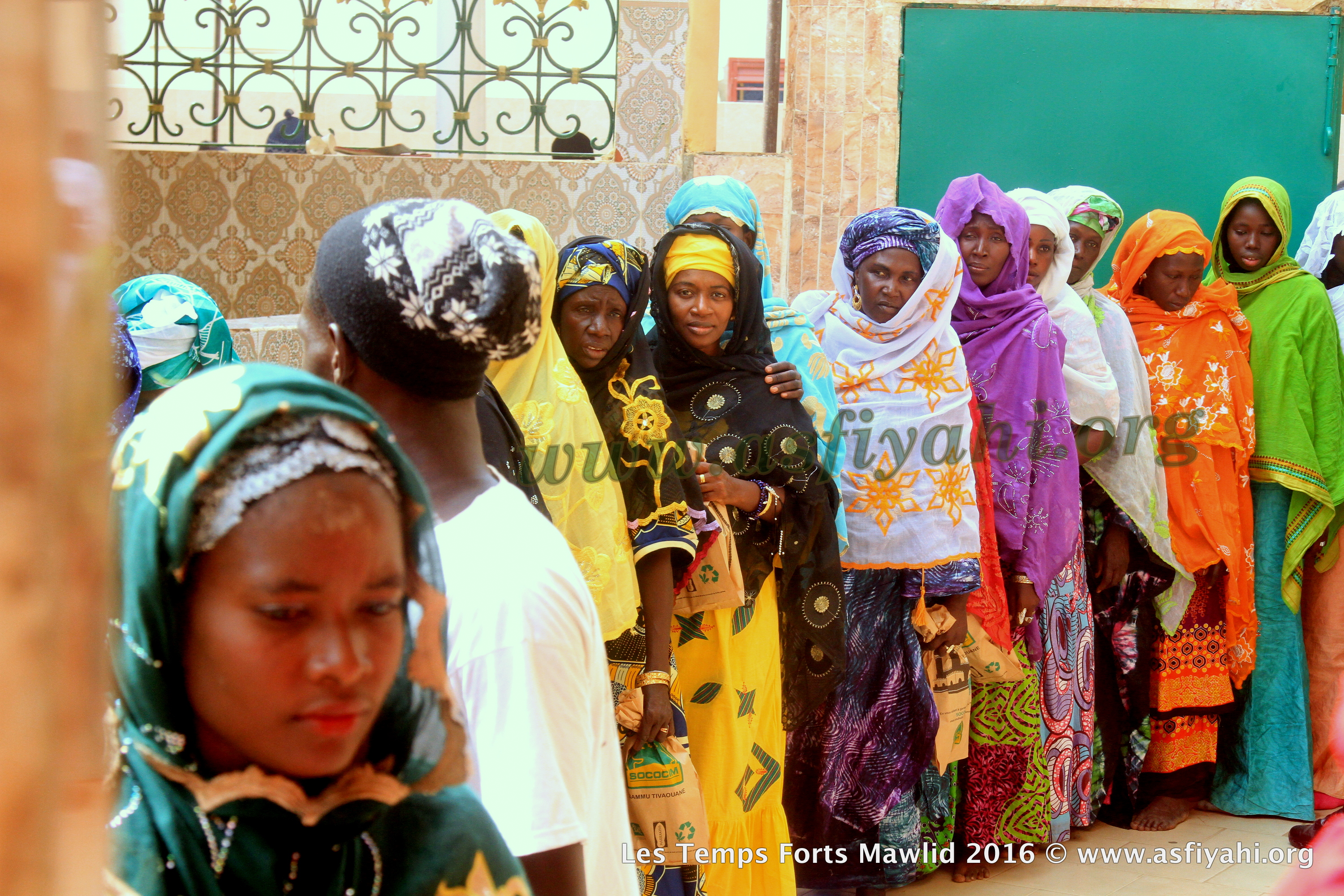 PHOTOS - Dispositif Sécuritaire et Médical, la Cuisine , les Ziarras , les Médias le commerce: Découvrez quelques  temps-forts du Gamou de Tivaouane 2016