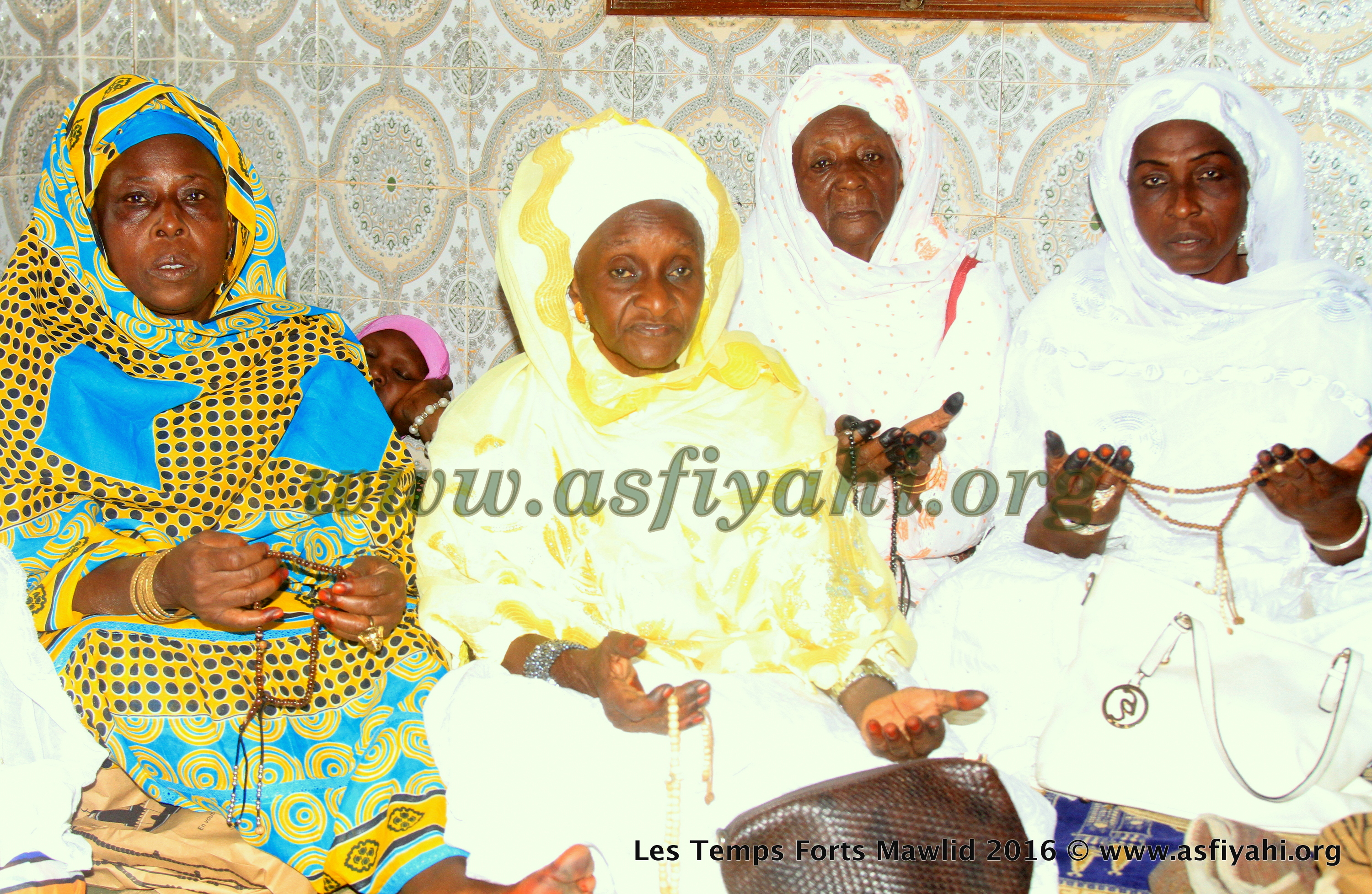 PHOTOS - Dispositif Sécuritaire et Médical, la Cuisine , les Ziarras , les Médias le commerce: Découvrez quelques  temps-forts du Gamou de Tivaouane 2016