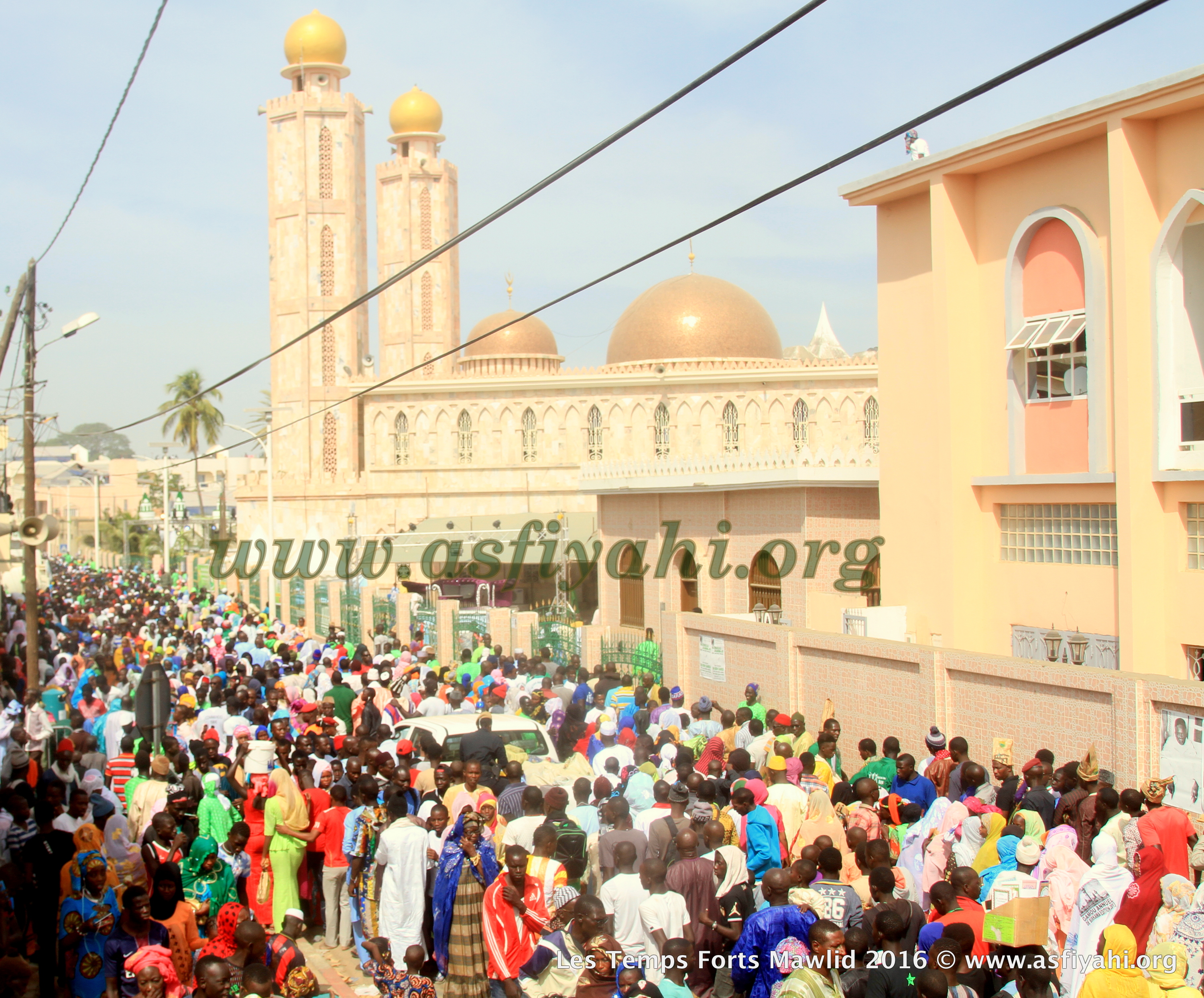 PHOTOS - Dispositif Sécuritaire et Médical, la Cuisine , les Ziarras , les Médias le commerce: Découvrez quelques  temps-forts du Gamou de Tivaouane 2016