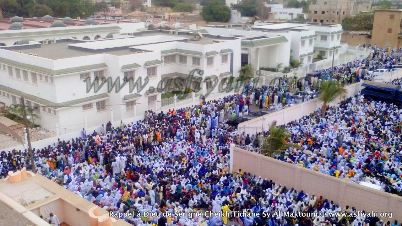 PHOTOS - RAPPEL À DIEU D'AL MAKTOUM: Plusieurs milliers de fidèles se recueillent