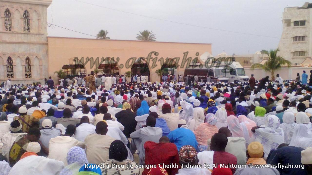 PHOTOS - RAPPEL À DIEU D'AL MAKTOUM: Plusieurs milliers de fidèles se recueillent