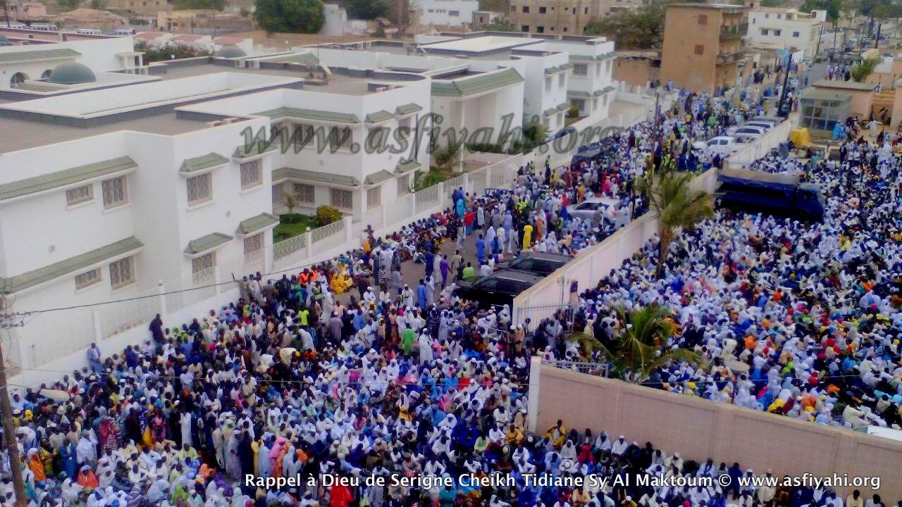 PHOTOS - RAPPEL À DIEU D'AL MAKTOUM: Plusieurs milliers de fidèles se recueillent