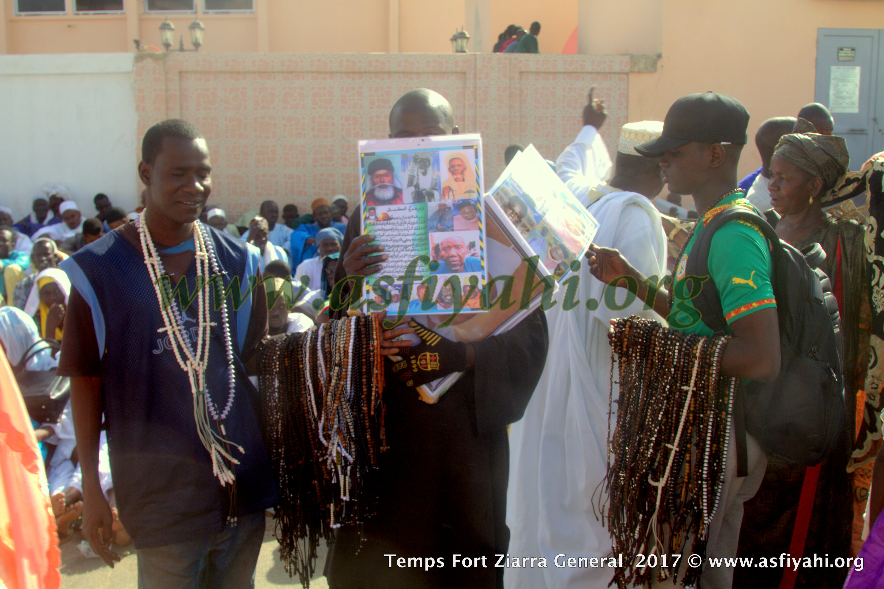 PHOTOS - ALBUM 3 - ZIARRE GENERALE 2017 - Les fidèles s’abreuvent aux sources d'El Hadji Malick Sy (rta)