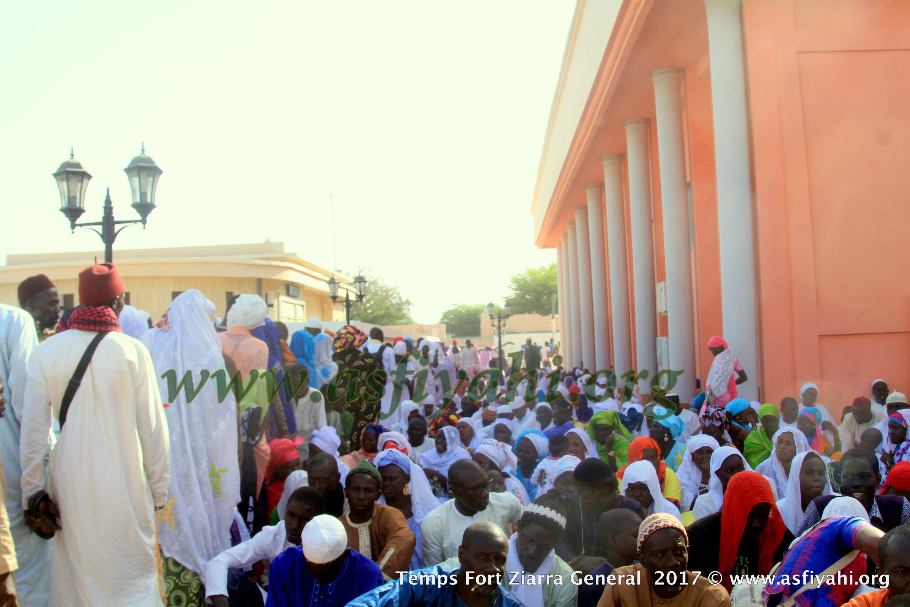 PHOTOS - ALBUM 3 - ZIARRE GENERALE 2017 - Les fidèles s’abreuvent aux sources d'El Hadji Malick Sy (rta)