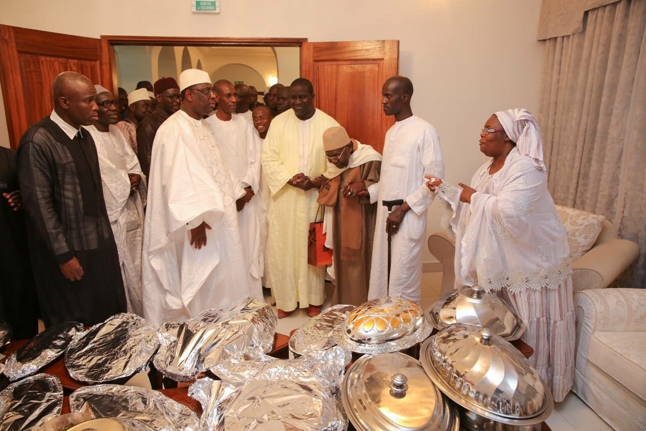 PHOTOS + AUDIOS - TIVAOUANE, 11 AVRIL 2017 - Visite de Courtoisie du Président Macky Sall au Khalif Général des Tidianes