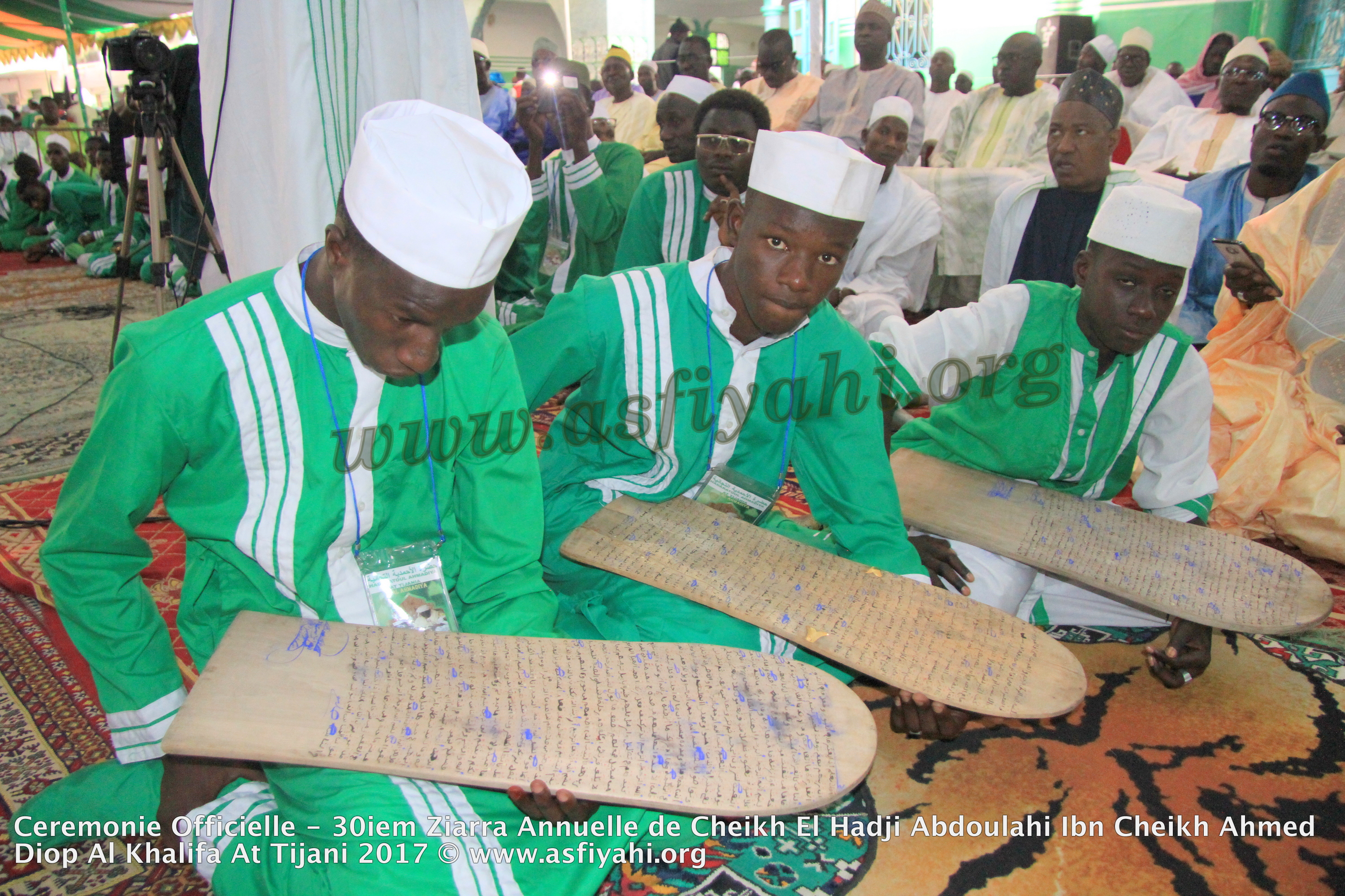 PHOTOS - RUFISQUE - Les Images de la Cérémonie Officielle de la 30éme Ziarra Ahmadiyya de Cheikh El Hadj Abdoulahi Ibn Cheikh Ahmed Diop, Vendredi 12 au Dimanche 13 Mai 2017