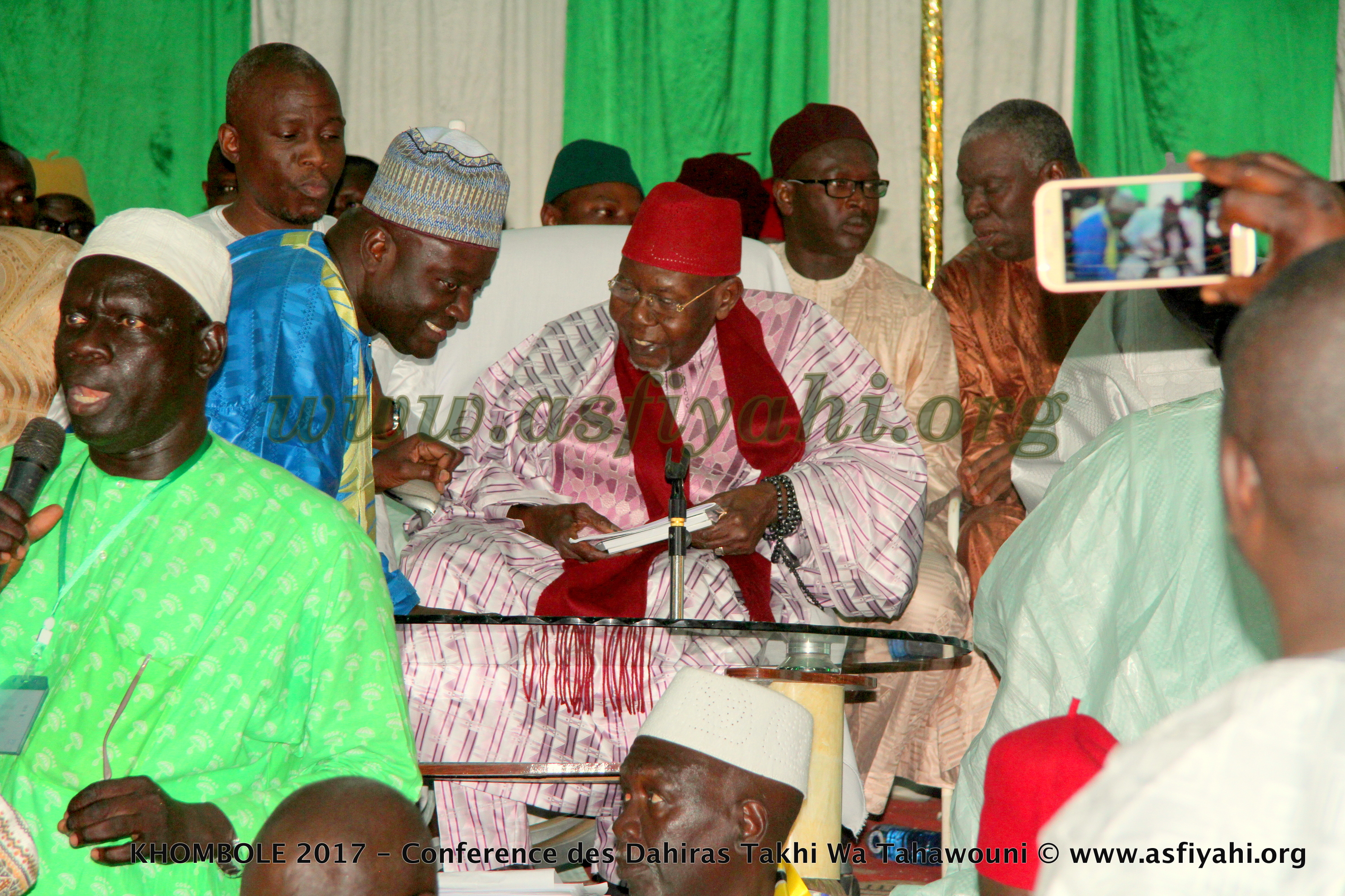PHOTOS - KHOMBOLE 2017 - Les Images de la Conférence des Dahiras Takhi Wa Tahawouni présidée par le Khalif Général des Tidianes, Serigne Abdoul Aziz SY AL Amine 