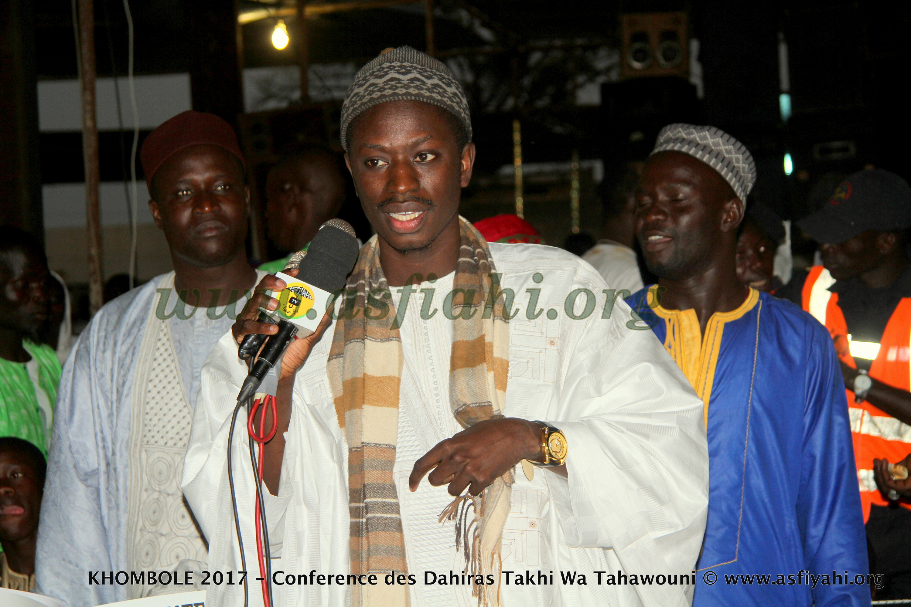 PHOTOS - KHOMBOLE 2017 - Les Images de la Conférence des Dahiras Takhi Wa Tahawouni présidée par le Khalif Général des Tidianes, Serigne Abdoul Aziz SY AL Amine 