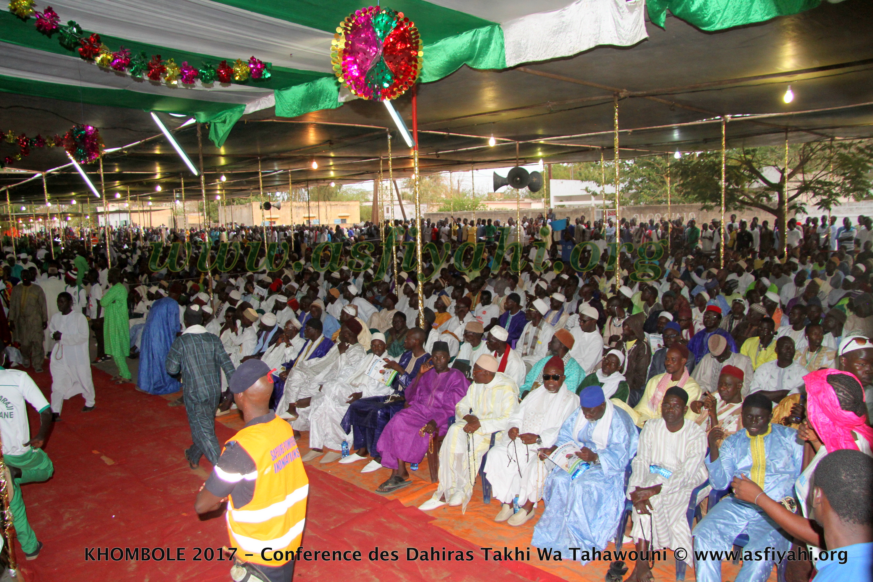 PHOTOS - KHOMBOLE 2017 - Les Images de la Conférence des Dahiras Takhi Wa Tahawouni présidée par le Khalif Général des Tidianes, Serigne Abdoul Aziz SY AL Amine 
