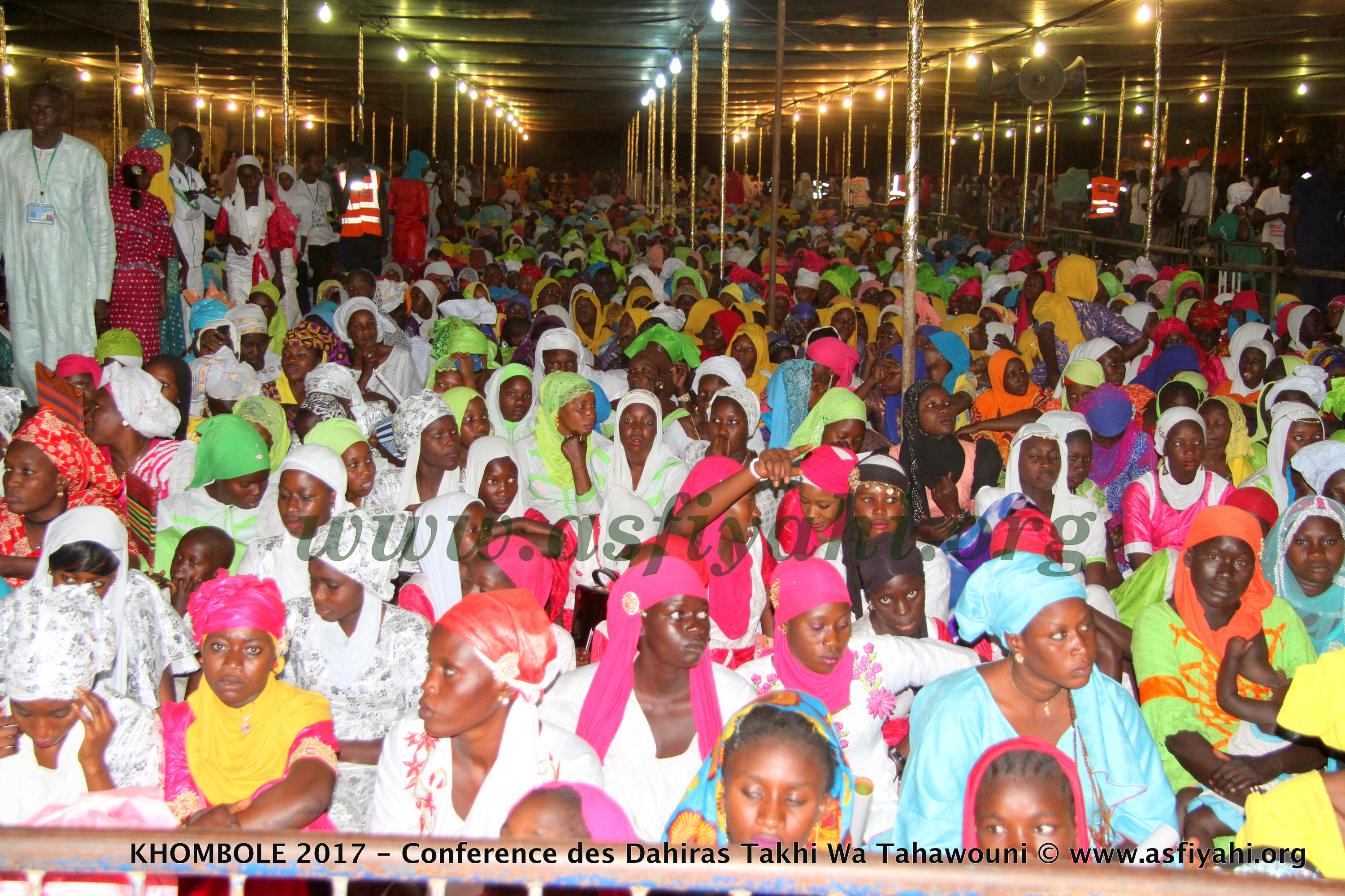 PHOTOS - KHOMBOLE 2017 - Les Images de la Conférence des Dahiras Takhi Wa Tahawouni présidée par le Khalif Général des Tidianes, Serigne Abdoul Aziz SY AL Amine 