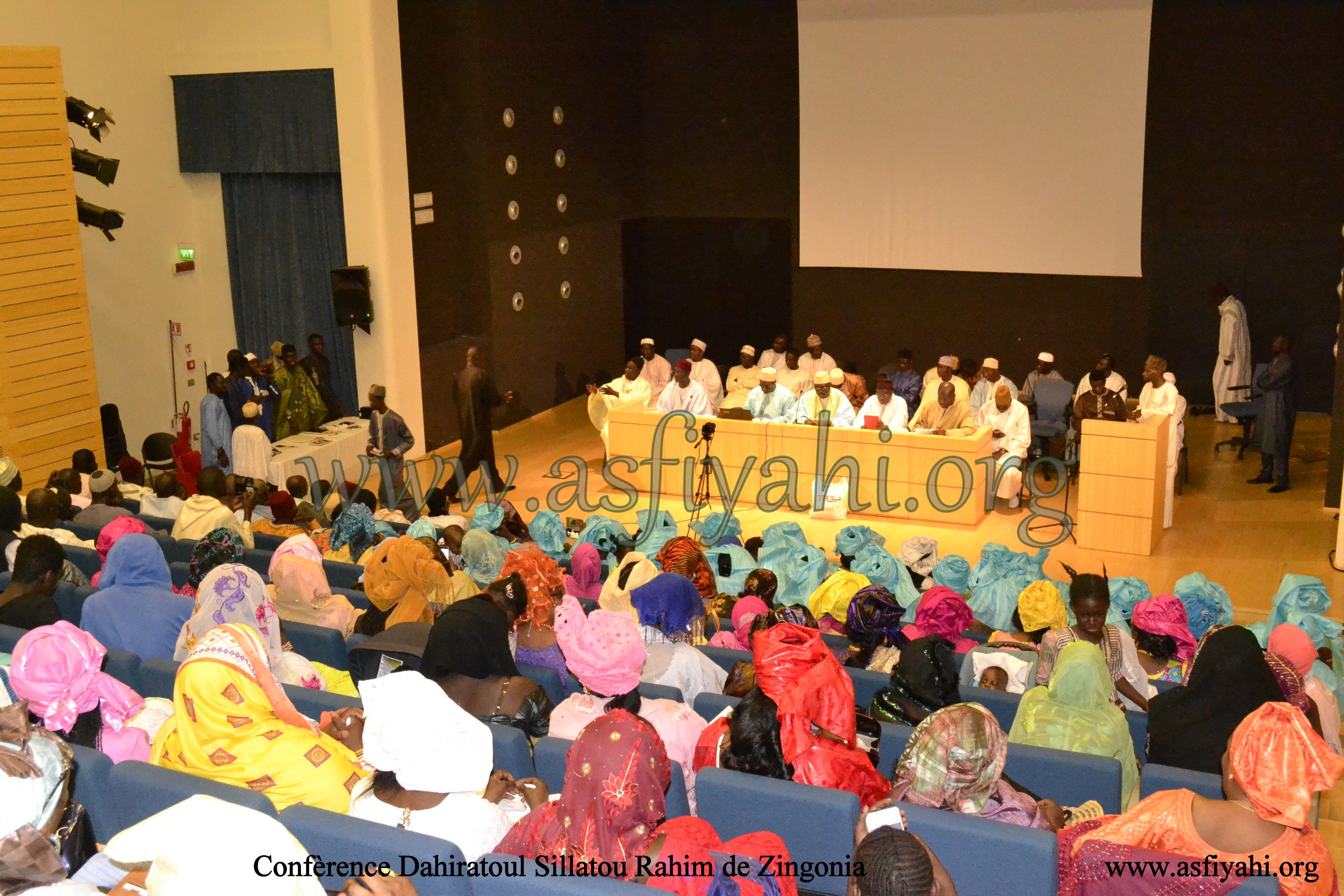 PHOTOS - ITALIE - BERGAMO : Les images de Conférence du Dahiratoul Sillatou Rahim de Zingonia