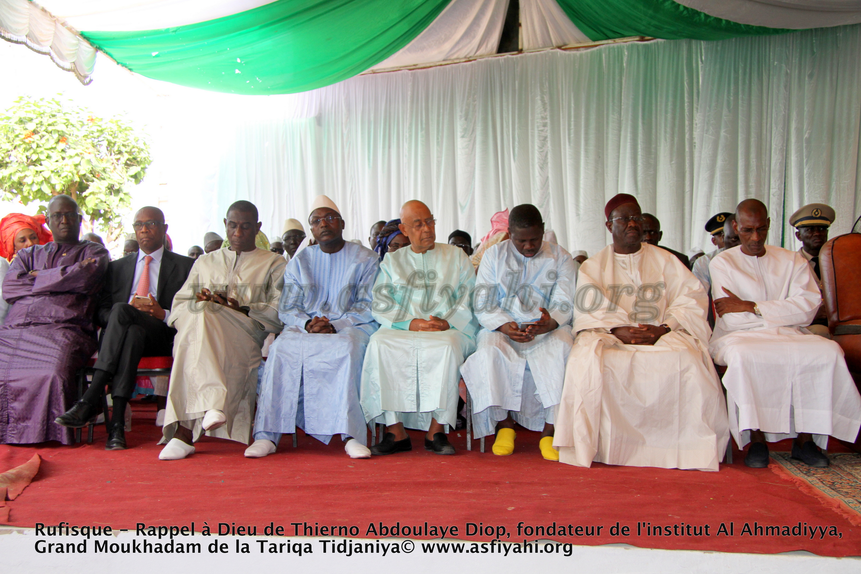 PHOTOS - Les images de la présentation de Condoléances du President Macky Sall chez Thierno Abdoulaye Diop, fondateur de l'institut Al Ahmadiyya