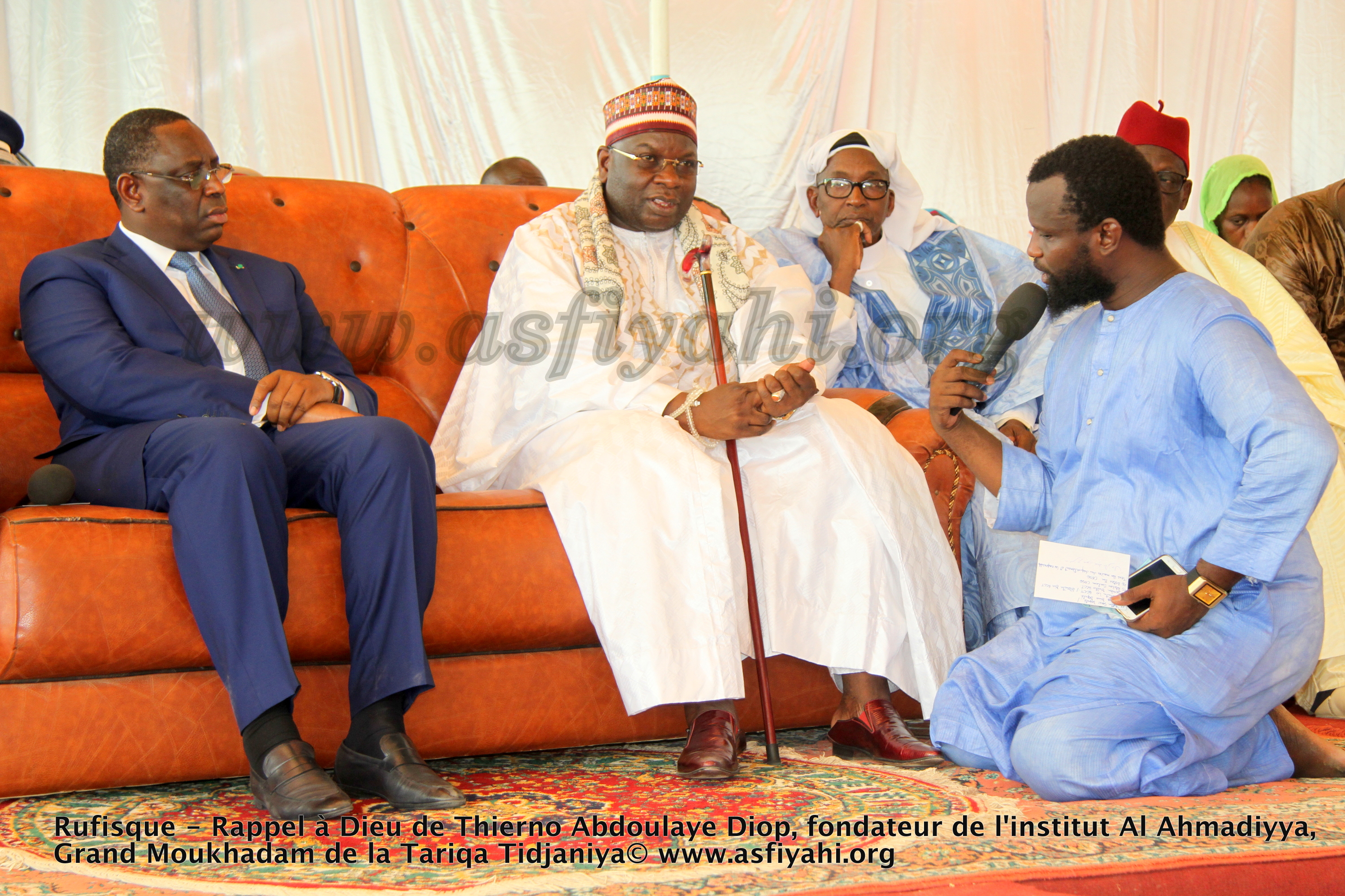 PHOTOS - Les images de la présentation de Condoléances du President Macky Sall chez Thierno Abdoulaye Diop, fondateur de l'institut Al Ahmadiyya