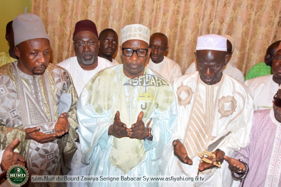PHOTOS - TIVAOUANE - Les Images de la Cinquiéme nuit du Bourde à la Mosquée Serigne Babacar Sy