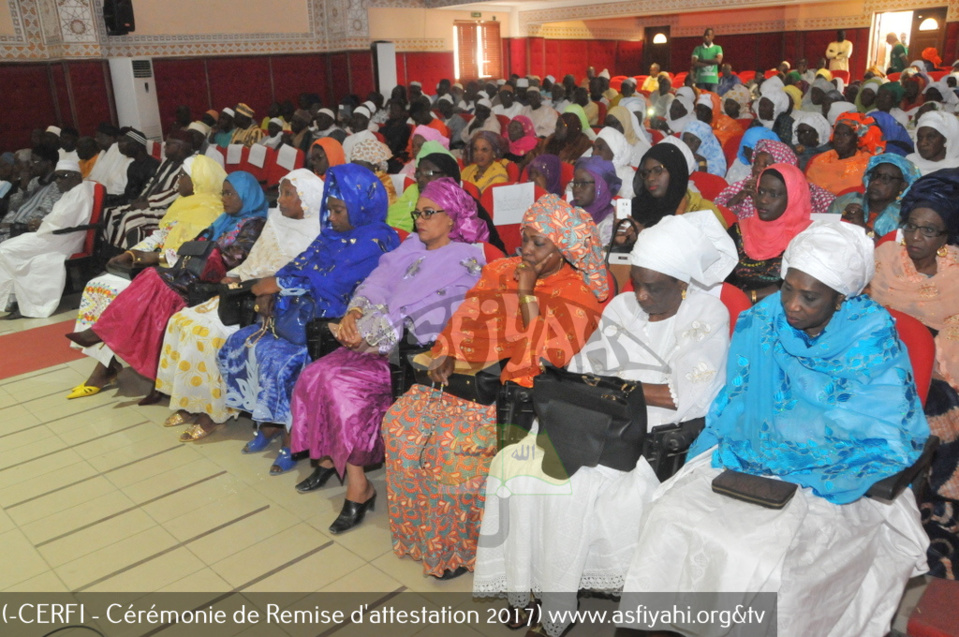 PHOTOS - Les Images de la cérémonie de remise officielle d’attestations aux participants aux séminaires de formation sur divers thèmes islamiques durant l’année académique 2017, organisée par le CERFI du Pr Rawane MBAYE