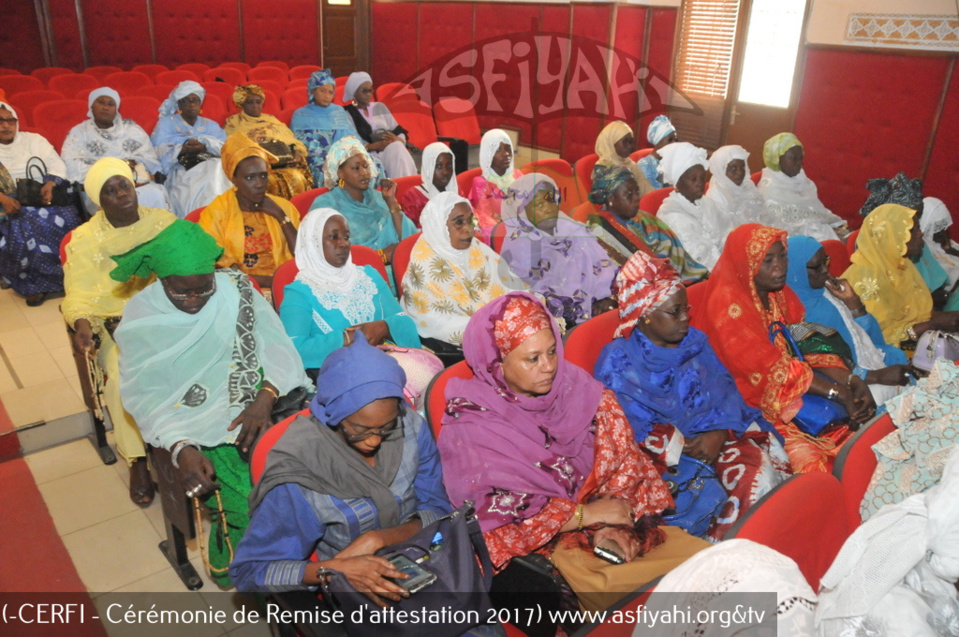 PHOTOS - Les Images de la cérémonie de remise officielle d’attestations aux participants aux séminaires de formation sur divers thèmes islamiques durant l’année académique 2017, organisée par le CERFI du Pr Rawane MBAYE