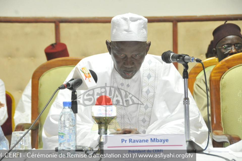 PHOTOS - Les Images de la cérémonie de remise officielle d’attestations aux participants aux séminaires de formation sur divers thèmes islamiques durant l’année académique 2017, organisée par le CERFI du Pr Rawane MBAYE