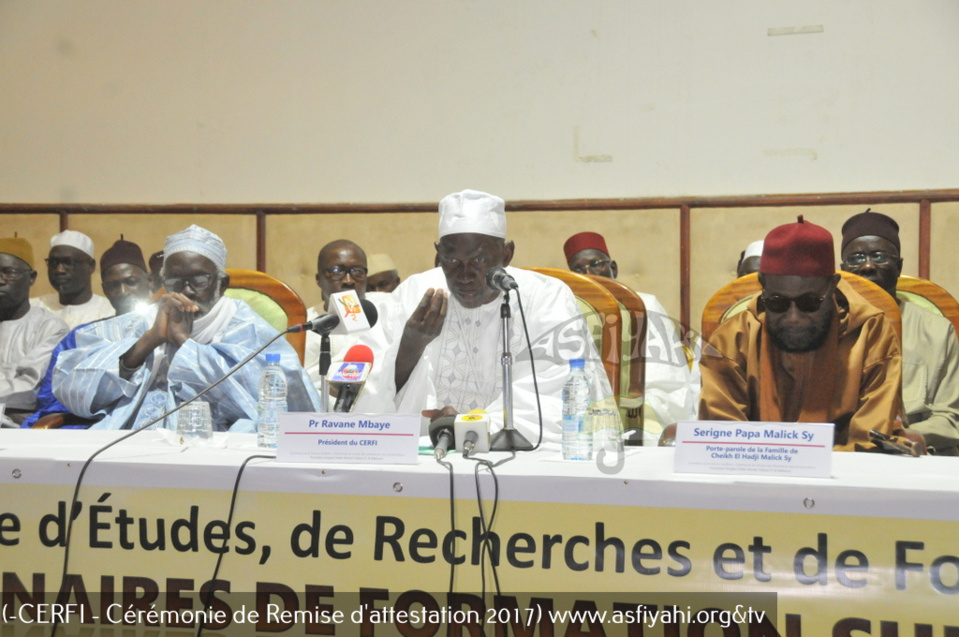 PHOTOS - Les Images de la cérémonie de remise officielle d’attestations aux participants aux séminaires de formation sur divers thèmes islamiques durant l’année académique 2017, organisée par le CERFI du Pr Rawane MBAYE