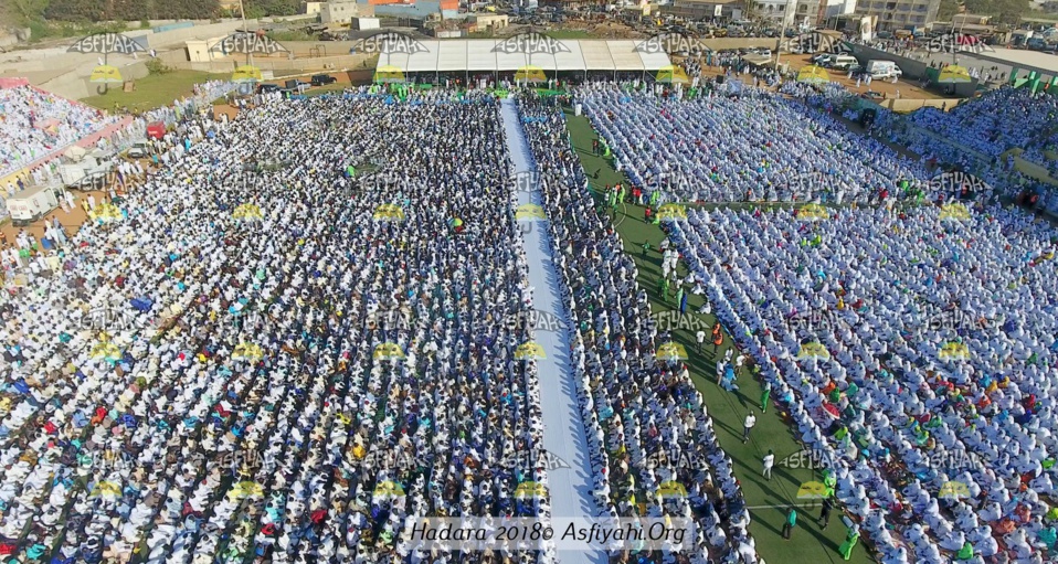 24 PHOTOS - Vue Aérienne de la Hadratoul Jumma de ce Vendredi 11 Mai au Stade Amadou Barry - La Spiritualité Tijan au coeur de Dakar