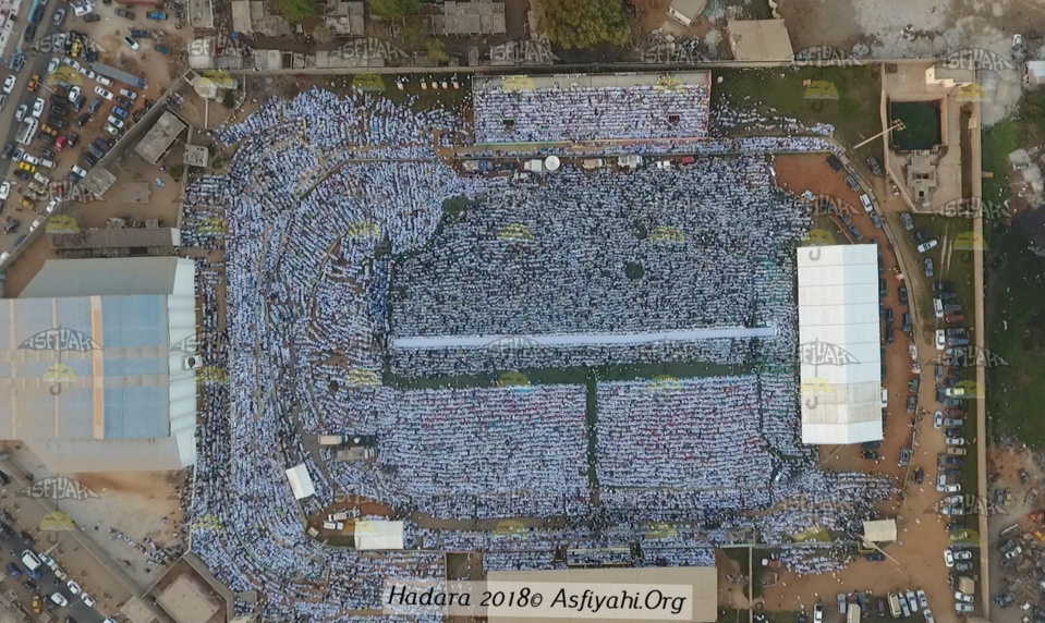 24 PHOTOS - Vue Aérienne de la Hadratoul Jumma de ce Vendredi 11 Mai au Stade Amadou Barry - La Spiritualité Tijan au coeur de Dakar