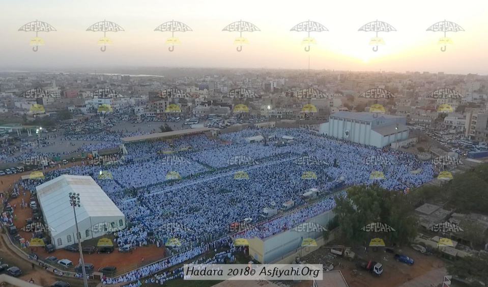 24 PHOTOS - Vue Aérienne de la Hadratoul Jumma de ce Vendredi 11 Mai au Stade Amadou Barry - La Spiritualité Tijan au coeur de Dakar