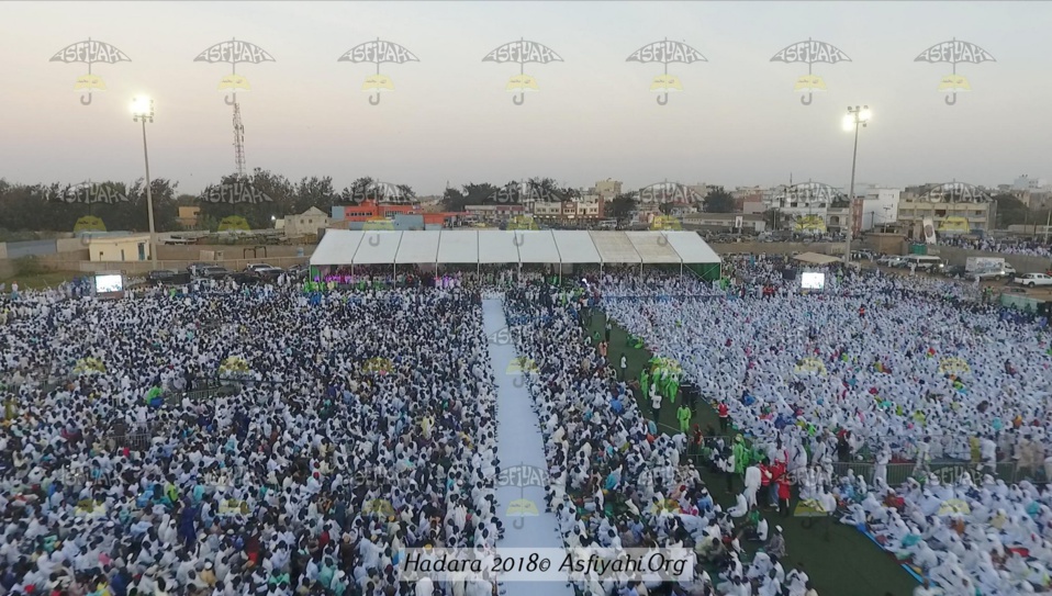 24 PHOTOS - Vue Aérienne de la Hadratoul Jumma de ce Vendredi 11 Mai au Stade Amadou Barry - La Spiritualité Tijan au coeur de Dakar
