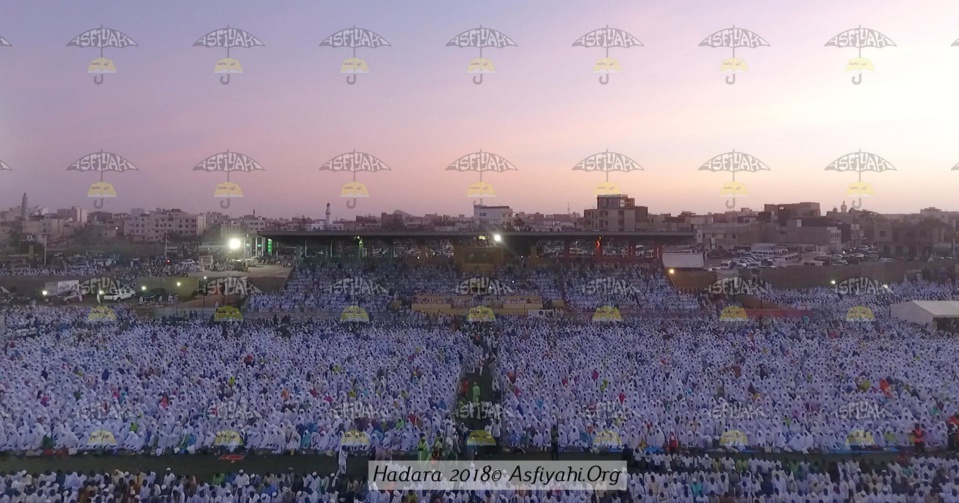 24 PHOTOS - Vue Aérienne de la Hadratoul Jumma de ce Vendredi 11 Mai au Stade Amadou Barry - La Spiritualité Tijan au coeur de Dakar