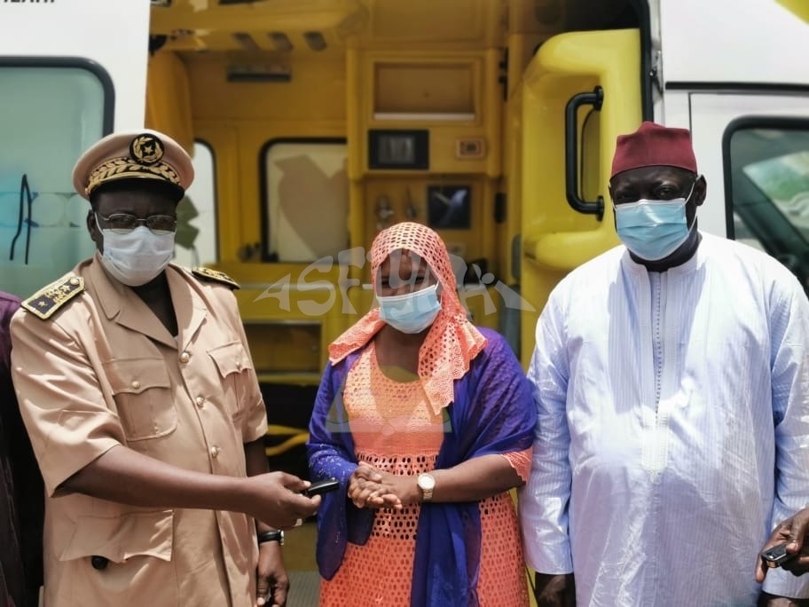 PHOTOS - DIAKSAO - SANTÉ PUBLIQUE: Important Don de la famille de Seydil Hadj Malick SY d'une valeur de 40 millions en matériel médical dont une ambulance médicalisée