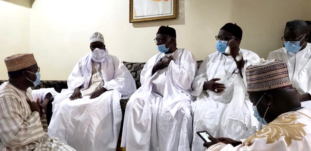 TIVAOUANE - Le Khalif Général des Tidianes reòoit la Dèlègation du Khalif Général des Mourides conduit par son porte-parole Serigne Bassirou Mbacké Abdou Khadre.