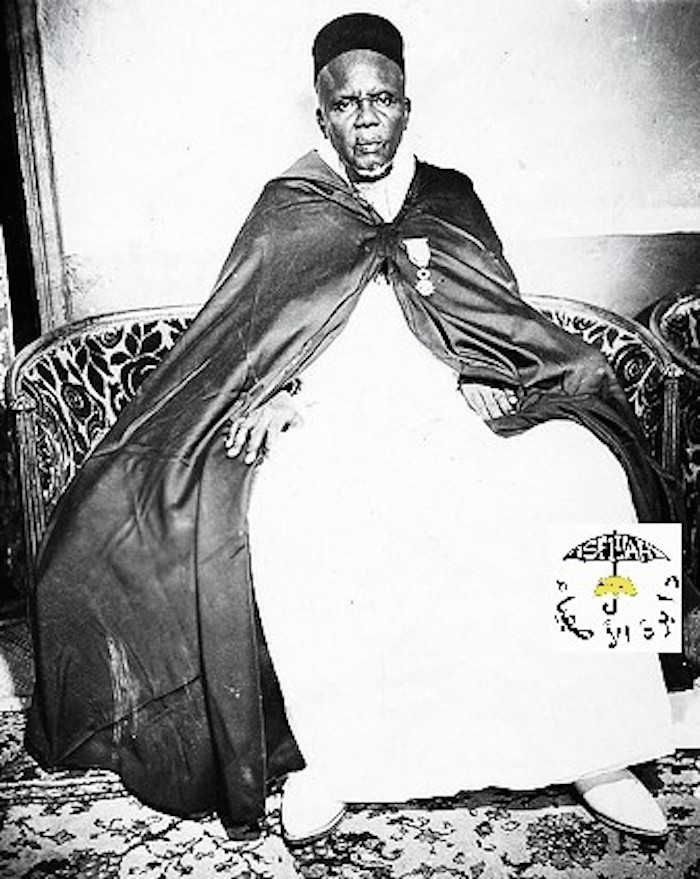 Sokhna Oumou Kalsoum Sy Bint Serigne Babacar Sy raconte ... Comment Cheikhal Khalifa a vècu à la Rue Thiérs le bombardement de Dakar