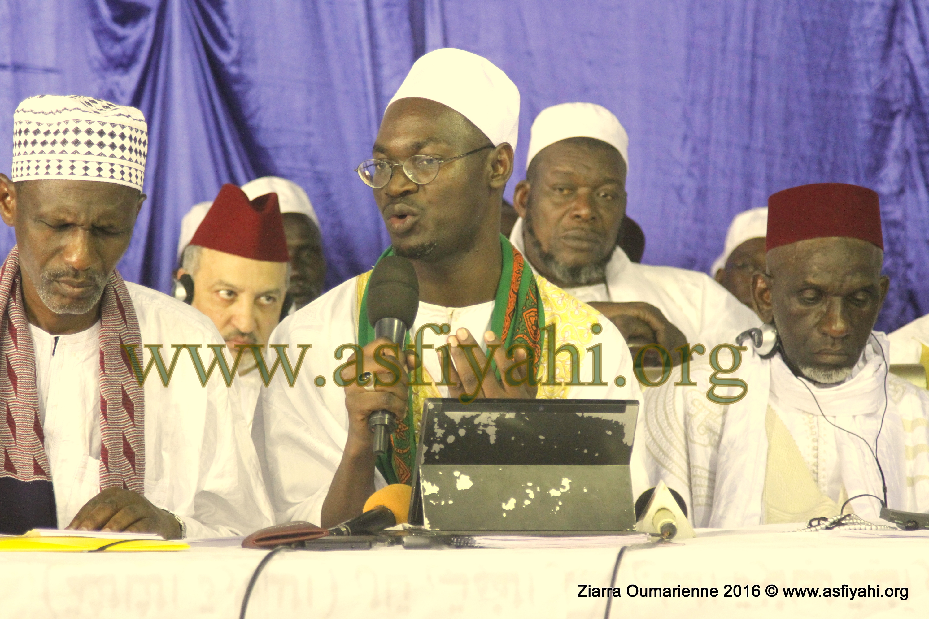 PHOTOS - ZIARRA OUMARIENNE 2016 - Conference sur le Parrain Alpha Hachim Tall, Exposition, Don à la Prison de Rebeuss , Decouvrez les Images de la ferveur de ce Week-end à la Grande Mosquée Oumarienne 