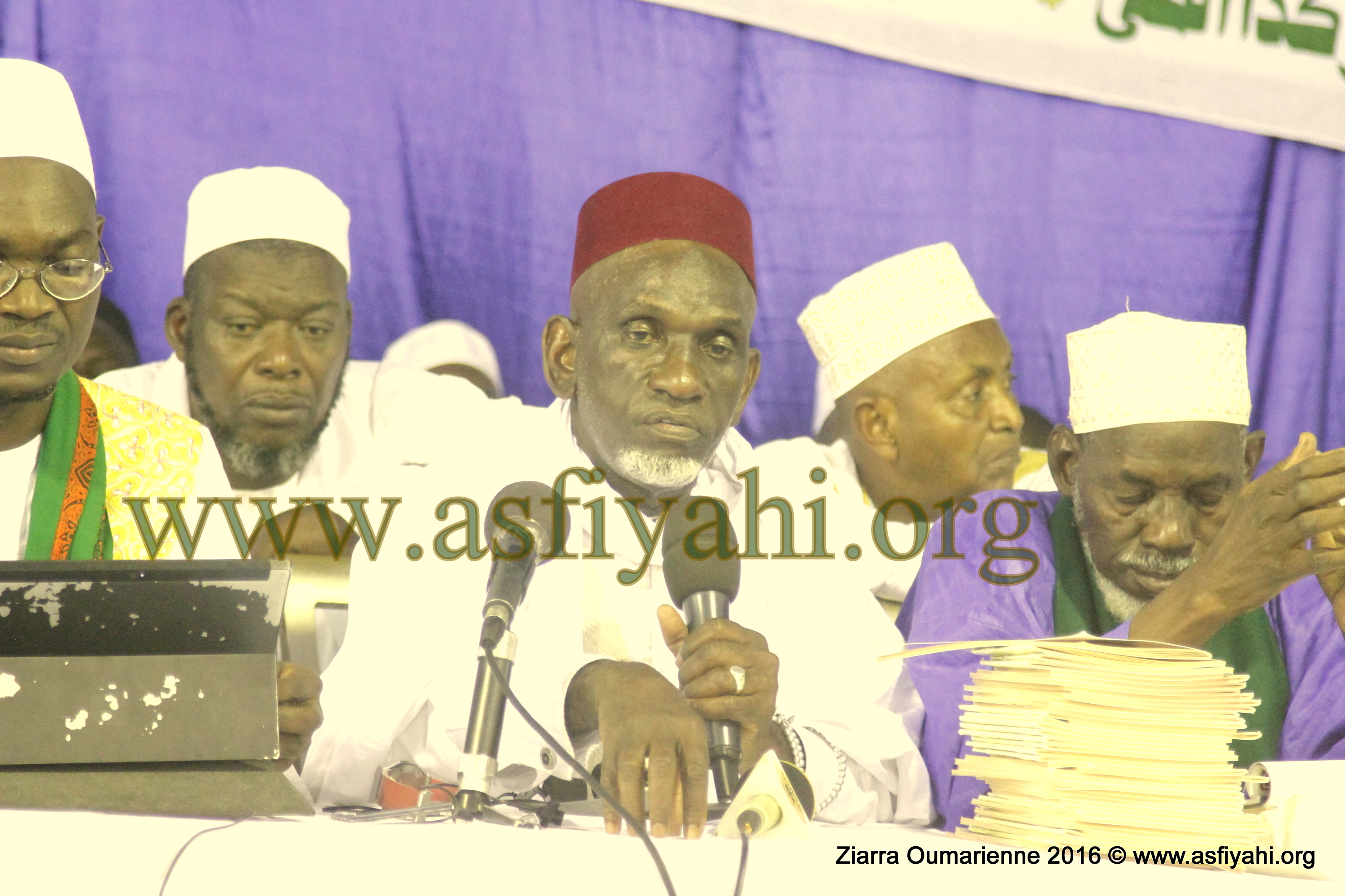 PHOTOS - ZIARRA OUMARIENNE 2016 - Conference sur le Parrain Alpha Hachim Tall, Exposition, Don à la Prison de Rebeuss , Decouvrez les Images de la ferveur de ce Week-end à la Grande Mosquée Oumarienne 