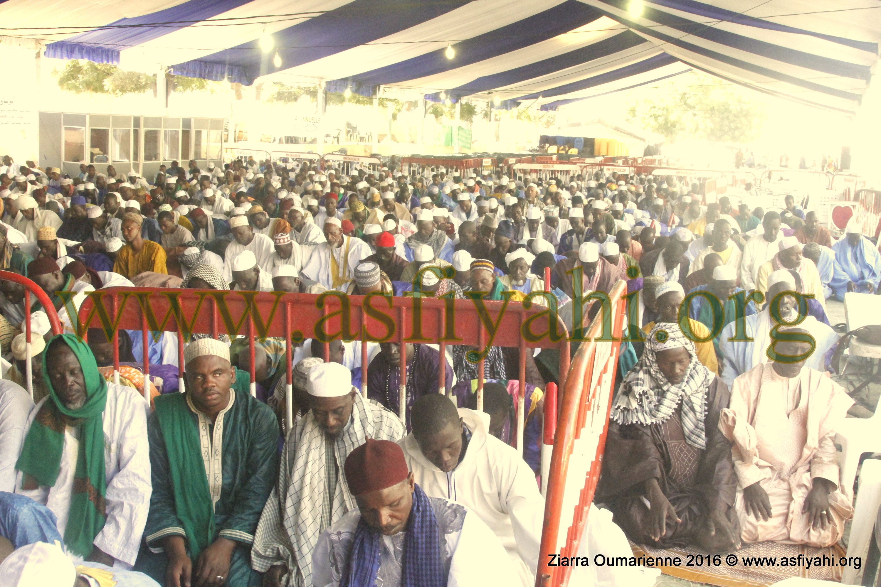 PHOTOS - ZIARRA OUMARIENNE 2016 - Conference sur le Parrain Alpha Hachim Tall, Exposition, Don à la Prison de Rebeuss , Decouvrez les Images de la ferveur de ce Week-end à la Grande Mosquée Oumarienne 