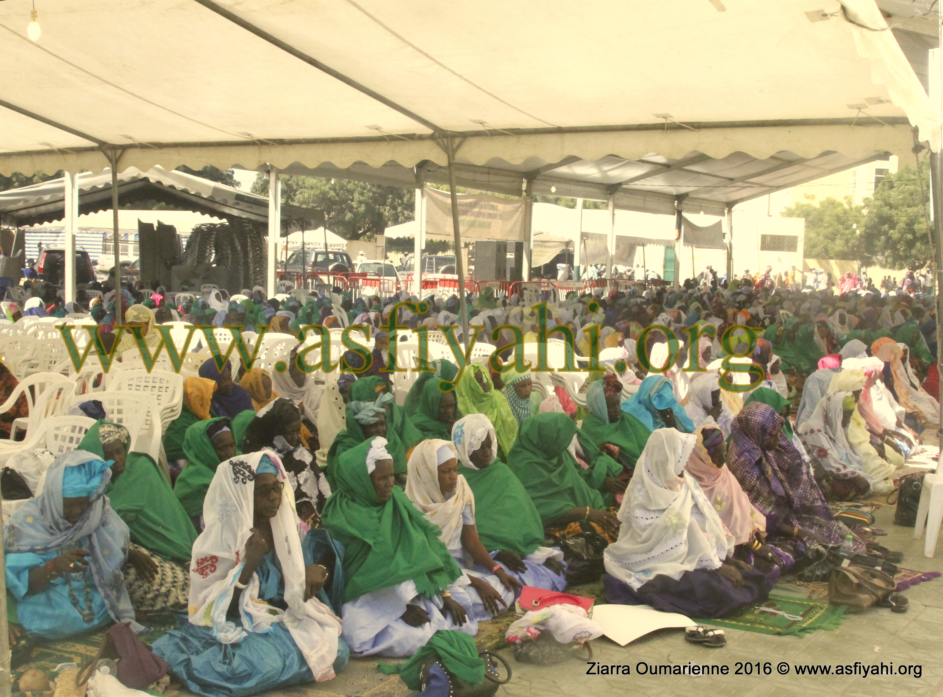 PHOTOS - ZIARRA OUMARIENNE 2016 - Conference sur le Parrain Alpha Hachim Tall, Exposition, Don à la Prison de Rebeuss , Decouvrez les Images de la ferveur de ce Week-end à la Grande Mosquée Oumarienne 