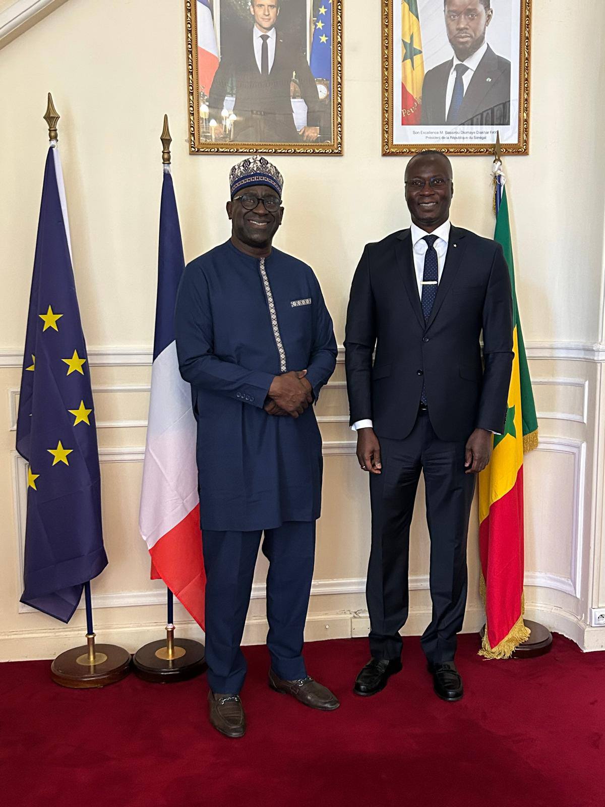 Rencontre entre Serigne Cheikh Oumar Sy Djamil et l’Ambassadeur du Sénégal à Paris