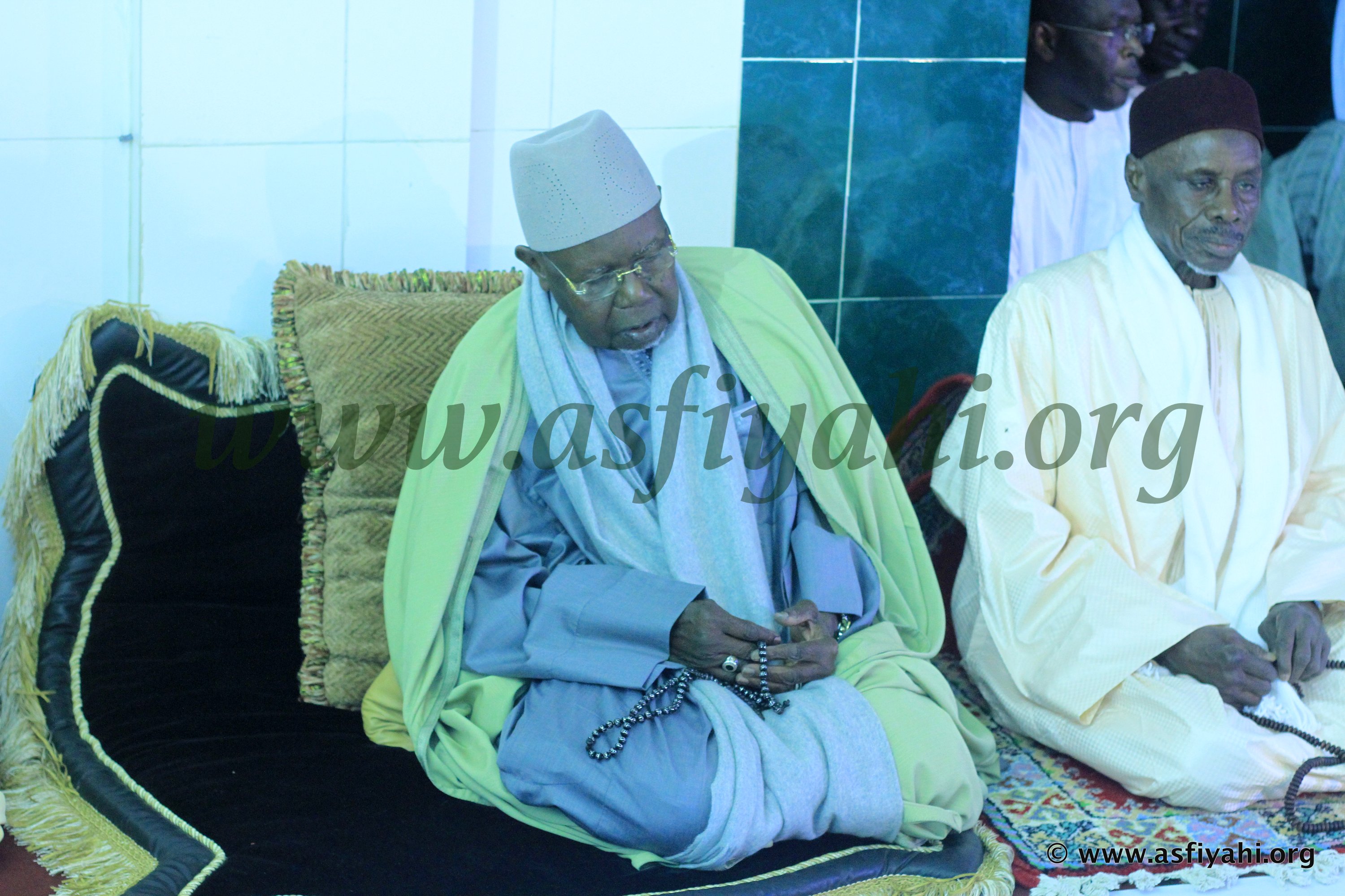 PHOTOS - KHADRATOUL DJUMAH - Serigne Abdoul Aziz Sy Al Amine hôte de Serigne Mor Diop aux parcelles assainies, vendredi 18 mars 2016 