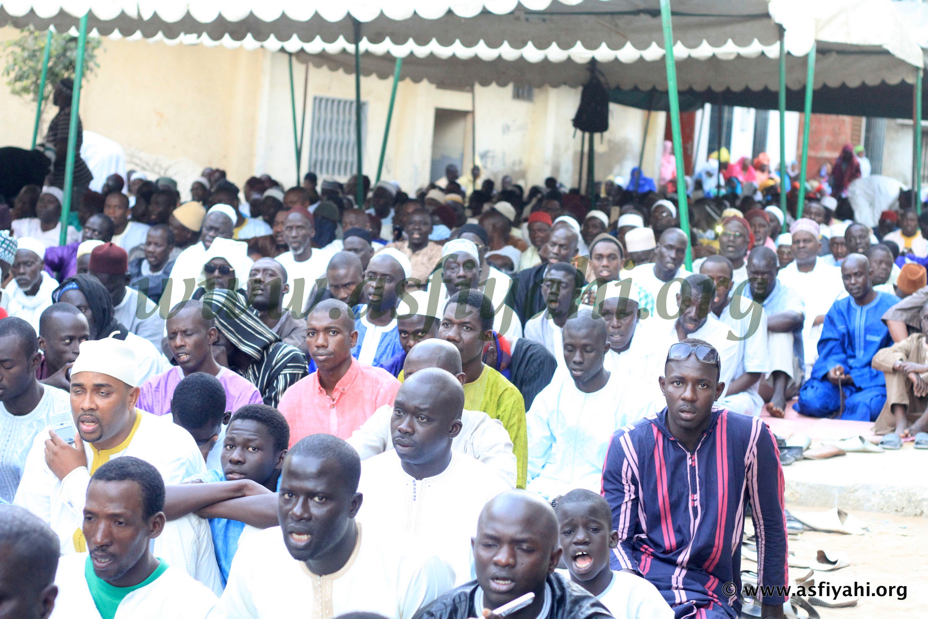 PHOTOS - KHADRATOUL DJUMAH - Serigne Abdoul Aziz Sy Al Amine hôte de Serigne Mor Diop aux parcelles assainies, vendredi 18 mars 2016 