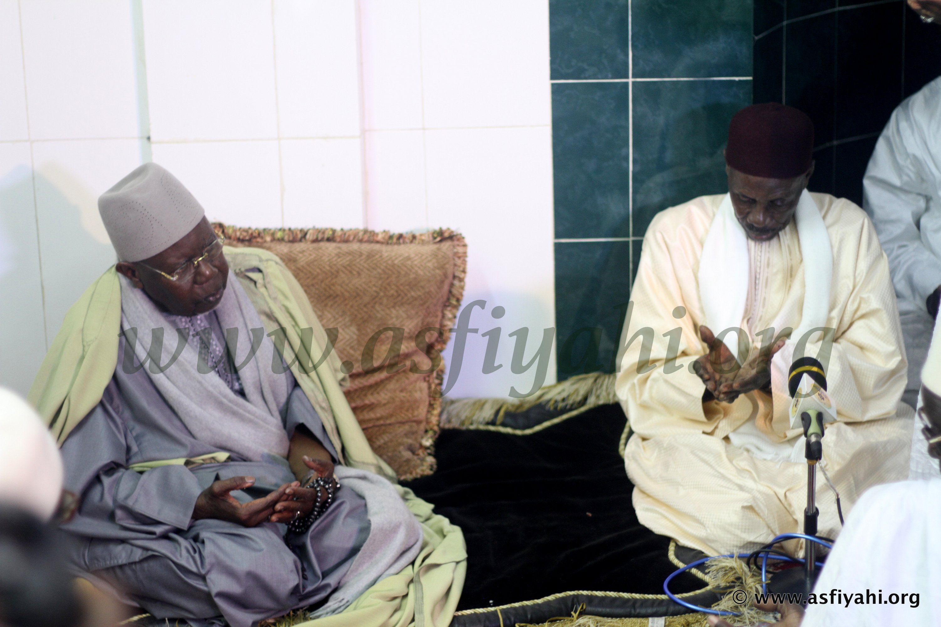 PHOTOS - KHADRATOUL DJUMAH - Serigne Abdoul Aziz Sy Al Amine hôte de Serigne Mor Diop aux parcelles assainies, vendredi 18 mars 2016 