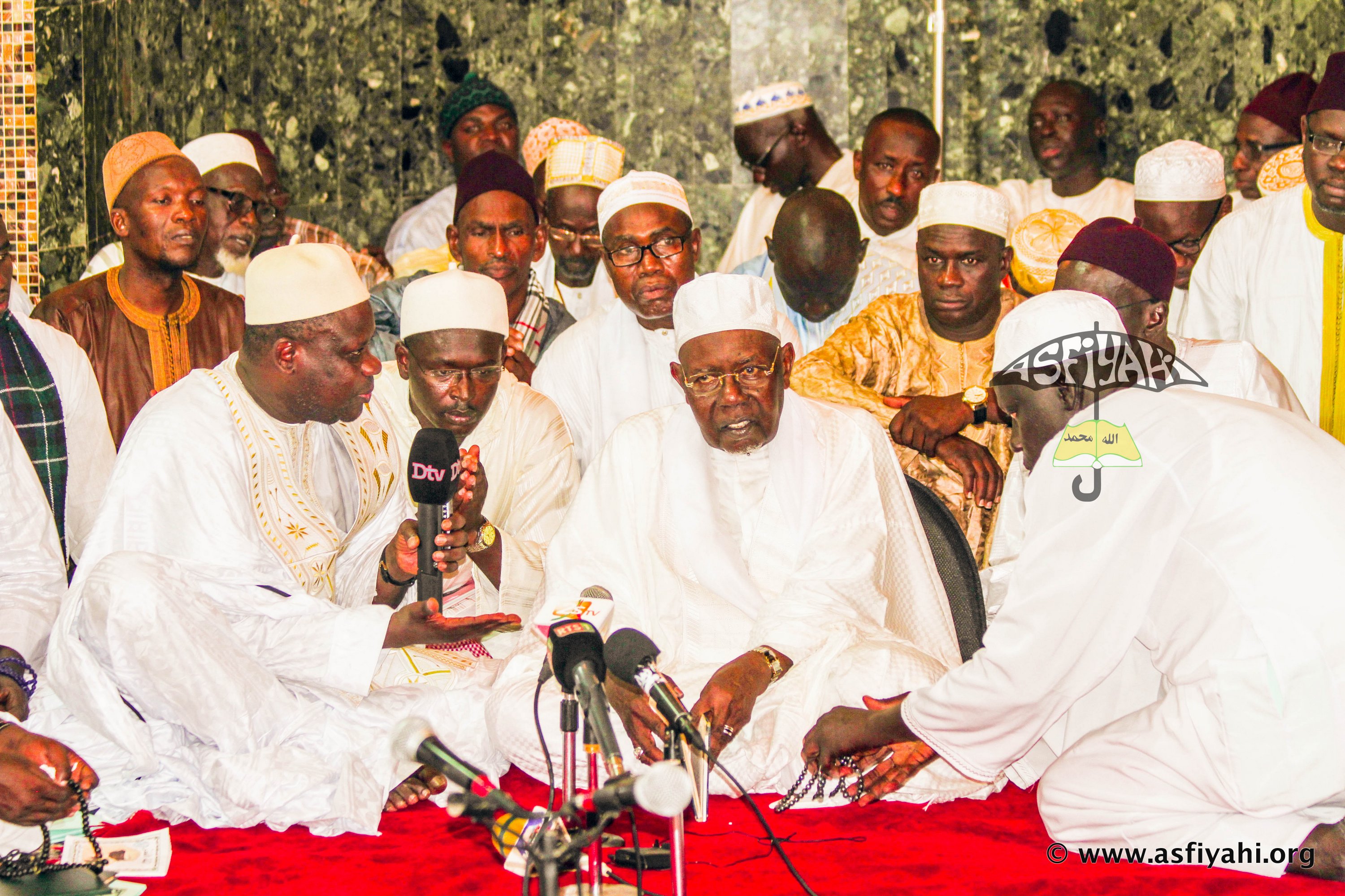 LIVE VIDEO - Suivez en Direct de Tivaouane la nuit de la Leylatoul Qadr à la Mosquée Serigne Babacar SY