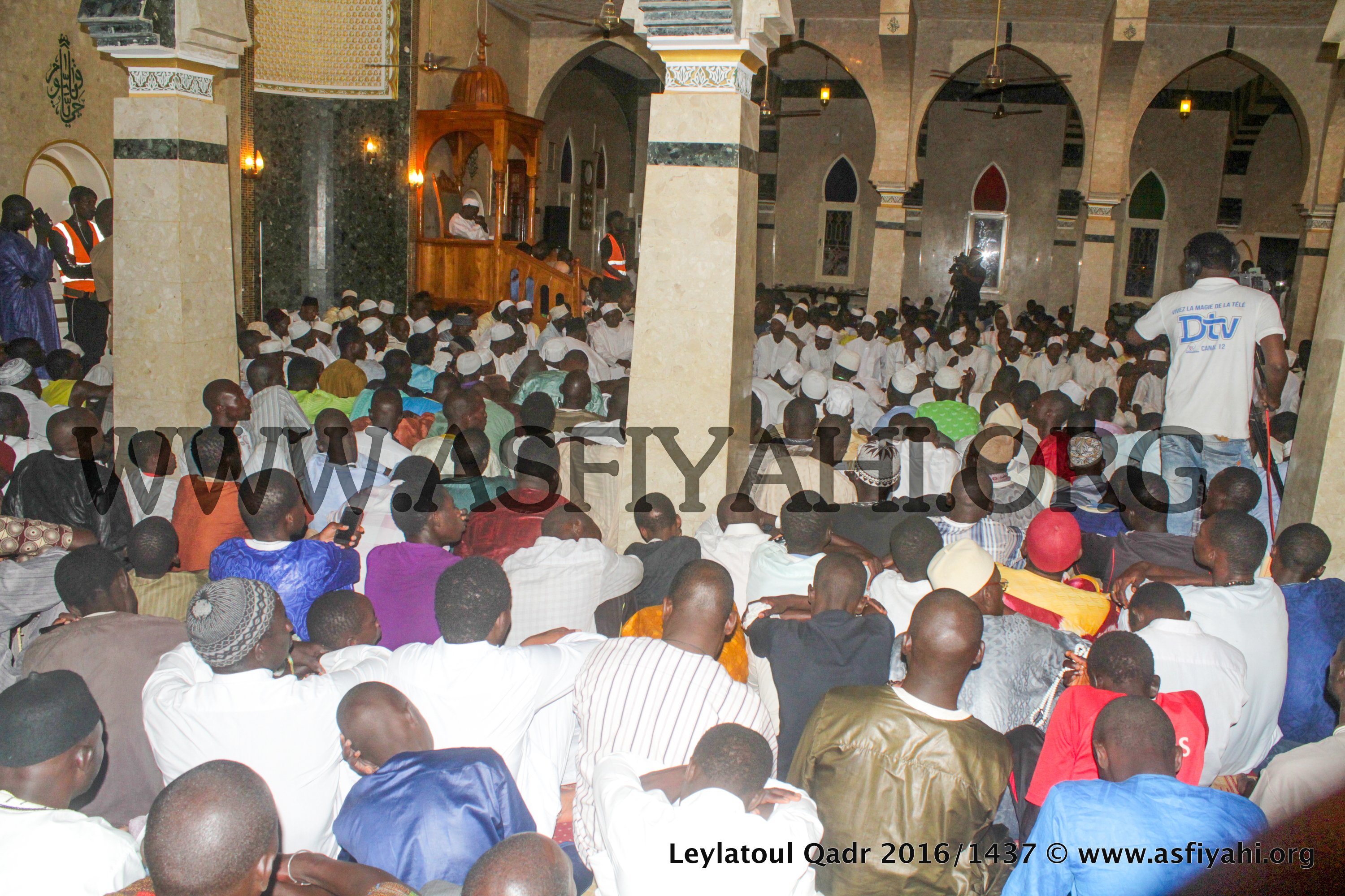 PHOTOS - 2 JUILLET 2016 À TIVAOUANE - Les Images de la Leylatoul Qadr à la Mosquée Serigne Babacar Sy (rta)