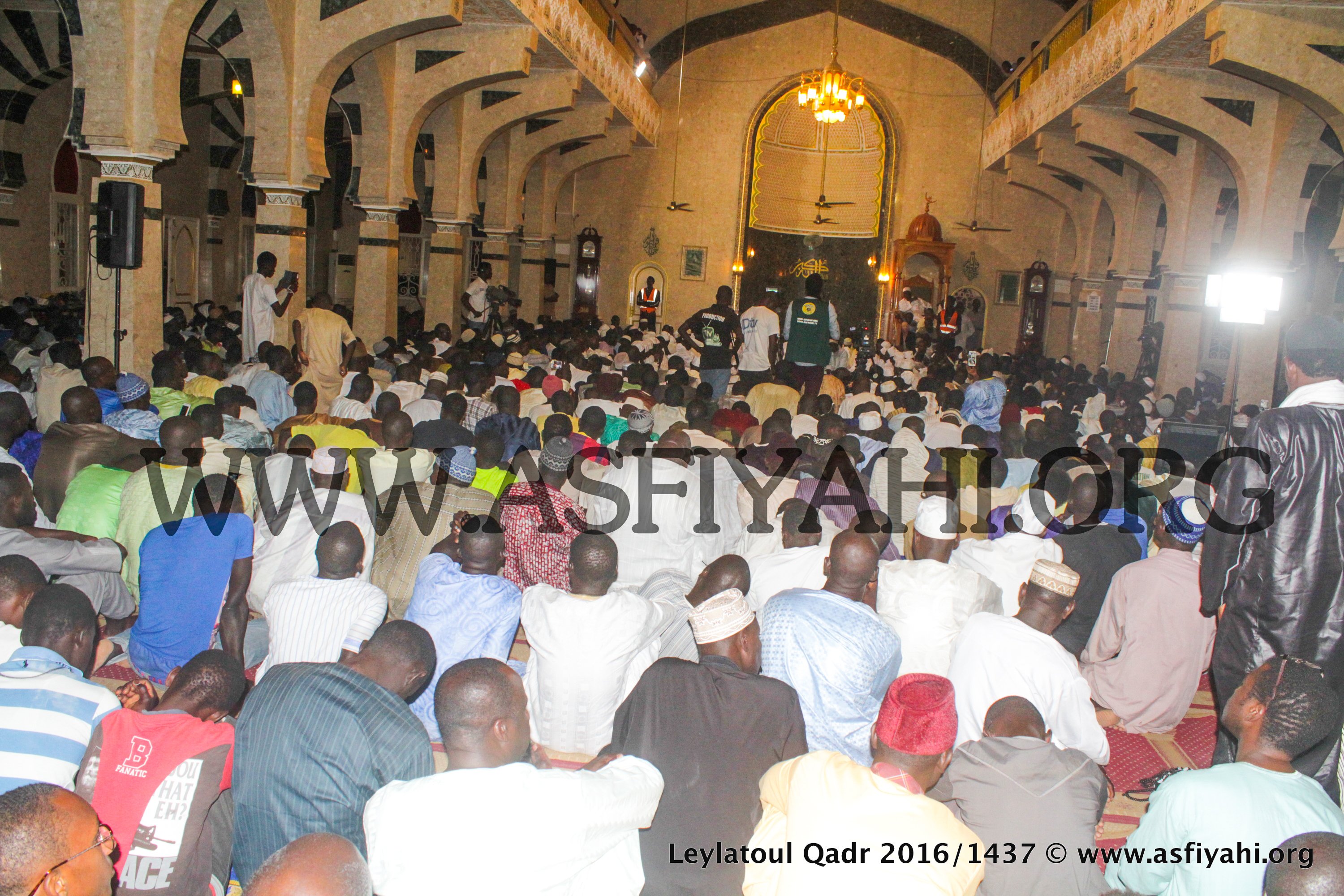 PHOTOS - 2 JUILLET 2016 À TIVAOUANE - Les Images de la Leylatoul Qadr à la Mosquée Serigne Babacar Sy (rta)