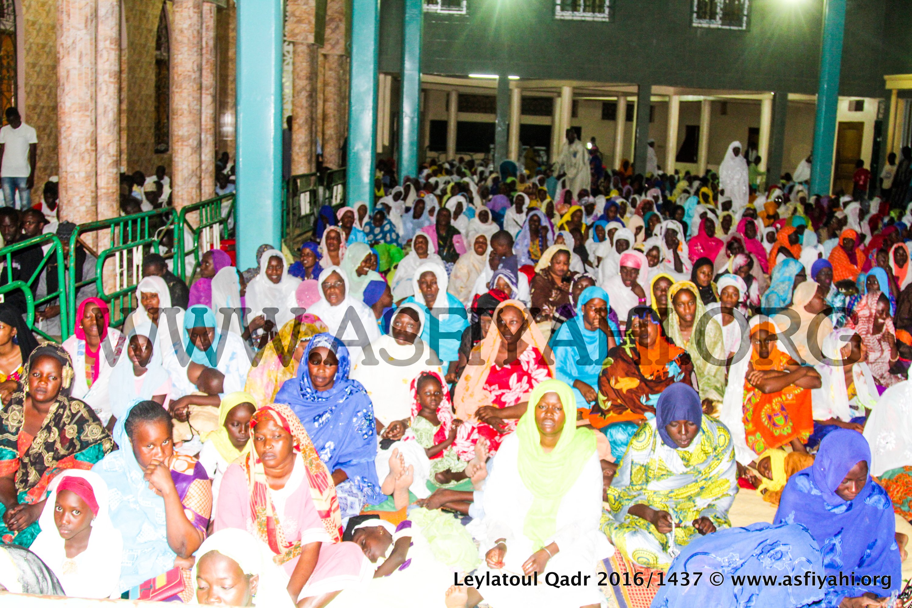 PHOTOS - 2 JUILLET 2016 À TIVAOUANE - Les Images de la Leylatoul Qadr à la Zawiya El Hadj Malick SY (rta)