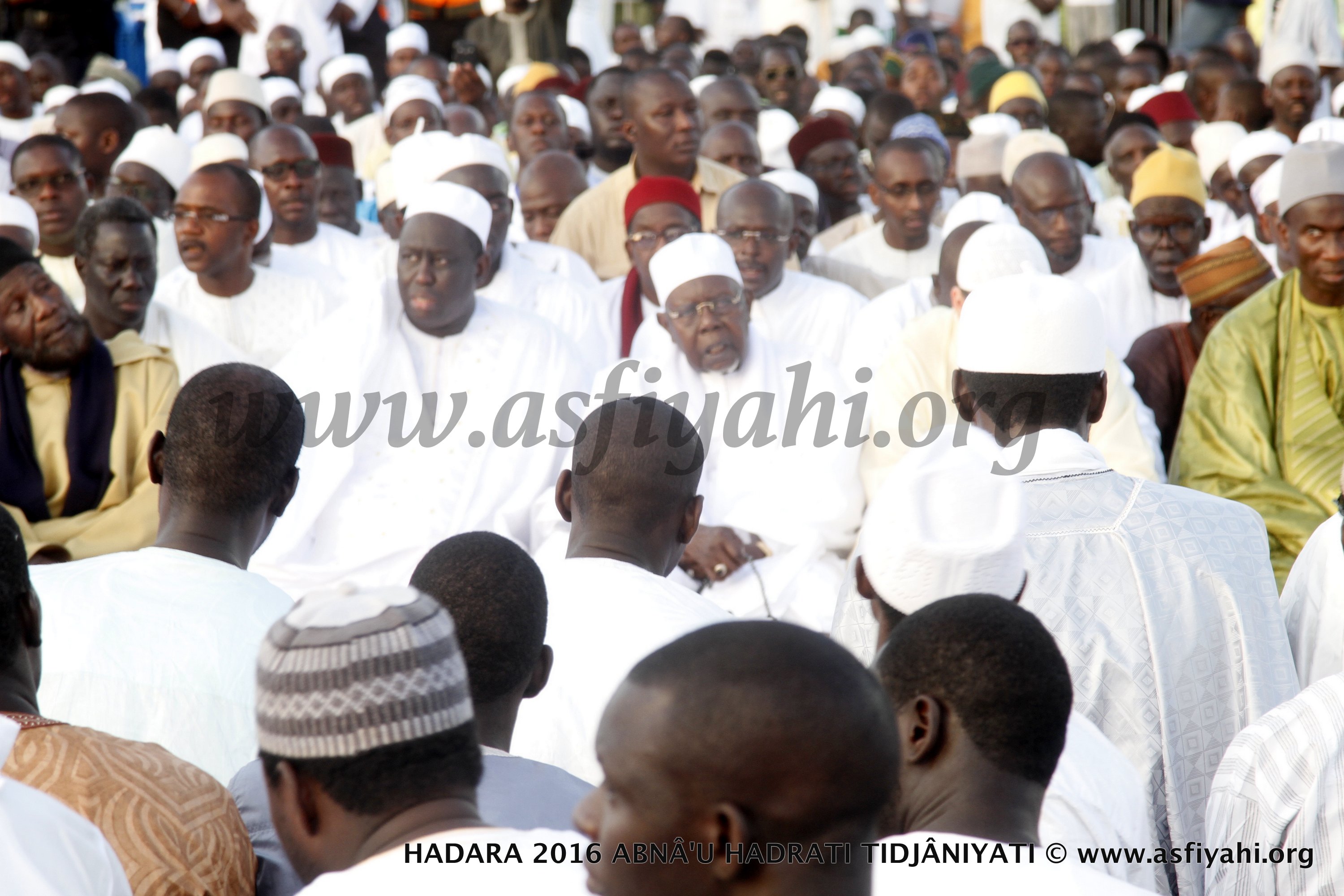 PHOTOS - 15 JUILLET 2016 AU STADE AMADOU BARRY - Regardez les images de la Hadratoul Djumah exceptionnelle presidée par Serigne Abdoul Aziz Sy Al Amine 