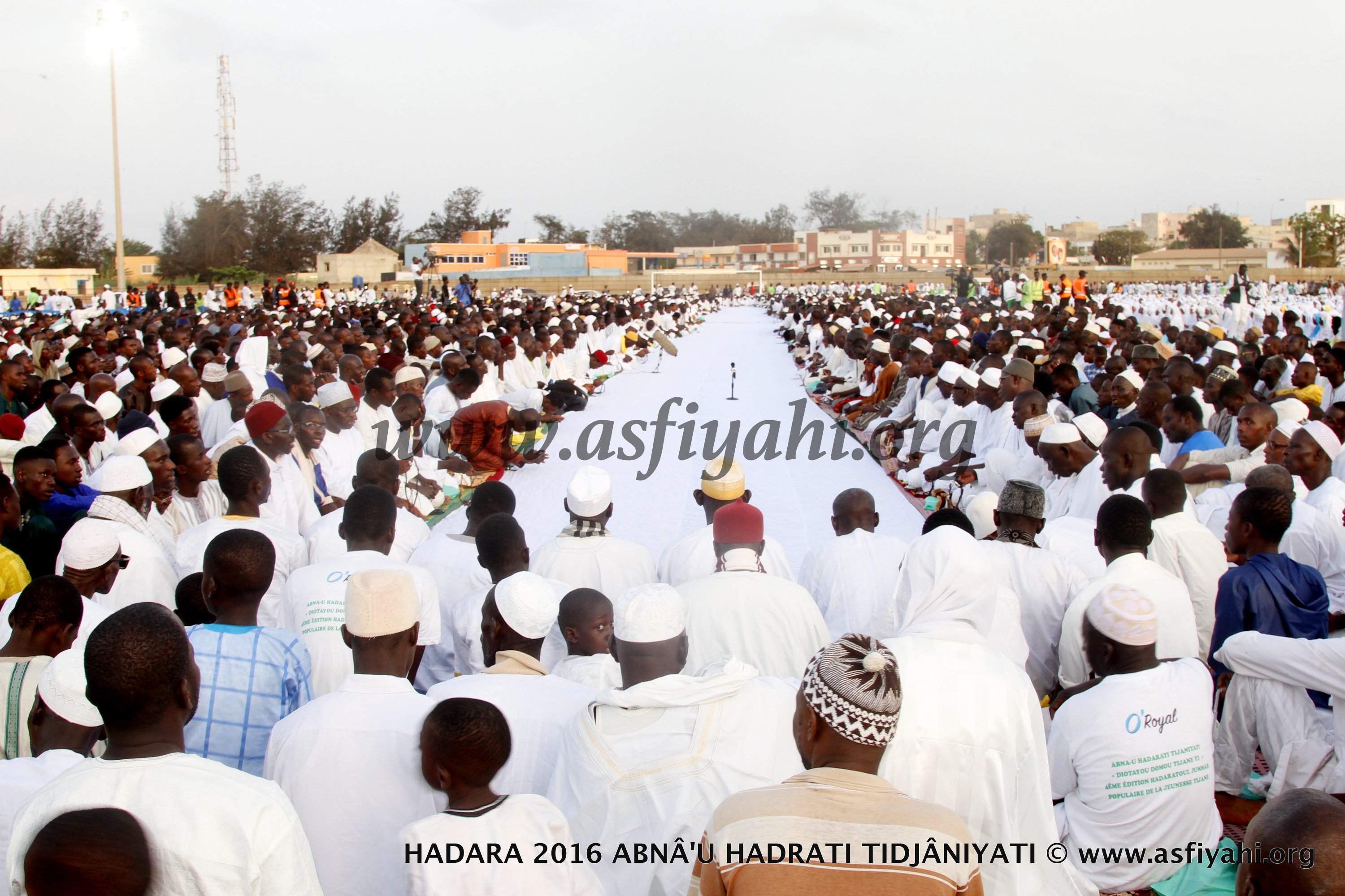 PHOTOS - 15 JUILLET 2016 AU STADE AMADOU BARRY - Regardez les images de la Hadratoul Djumah exceptionnelle presidée par Serigne Abdoul Aziz Sy Al Amine 