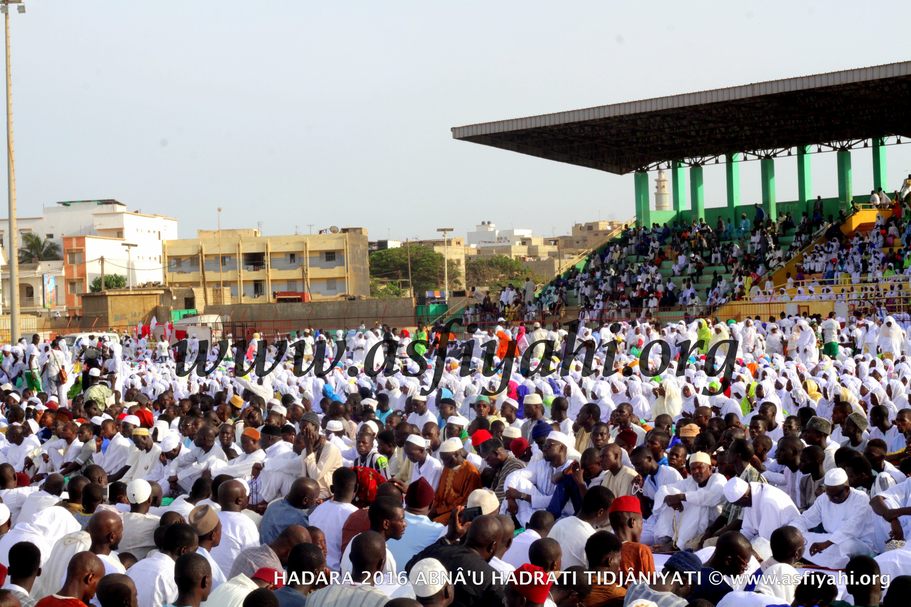 PHOTOS - 15 JUILLET 2016 AU STADE AMADOU BARRY - Regardez les images de la Hadratoul Djumah exceptionnelle presidée par Serigne Abdoul Aziz Sy Al Amine 