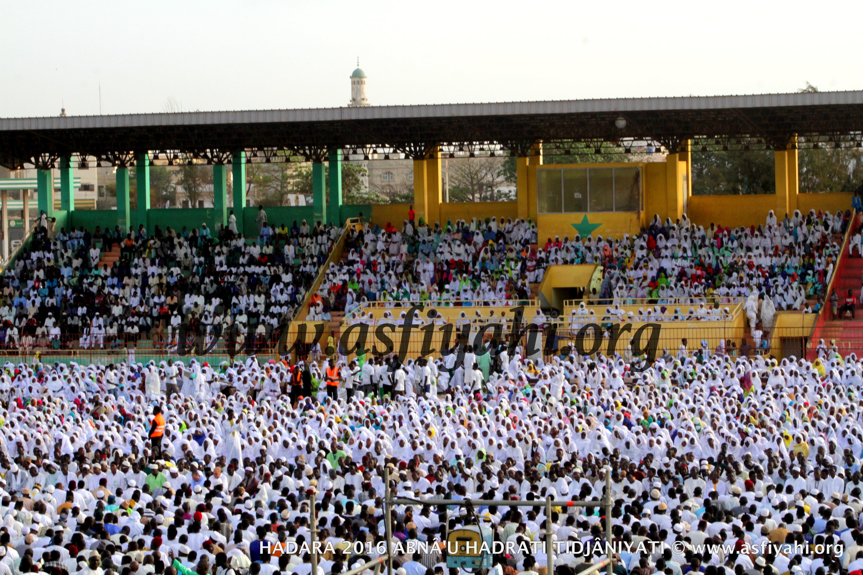 PHOTOS - 15 JUILLET 2016 AU STADE AMADOU BARRY - Regardez les images de la Hadratoul Djumah exceptionnelle presidée par Serigne Abdoul Aziz Sy Al Amine 
