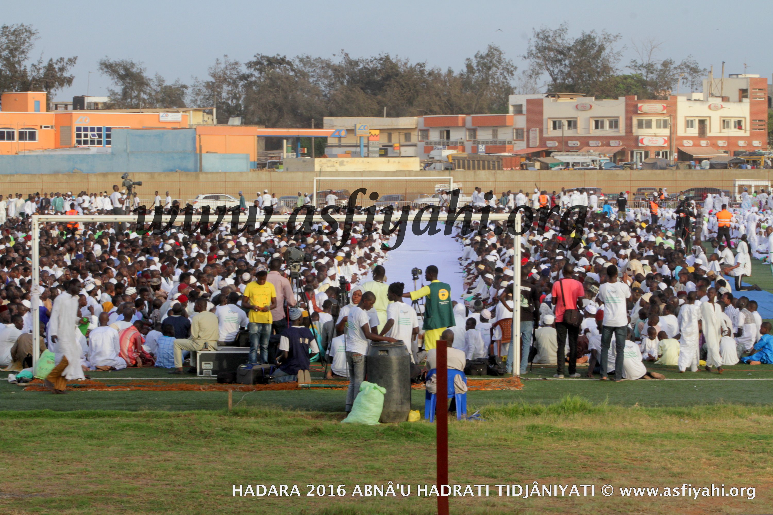 PHOTOS - 15 JUILLET 2016 AU STADE AMADOU BARRY - Regardez les images de la Hadratoul Djumah exceptionnelle presidée par Serigne Abdoul Aziz Sy Al Amine 