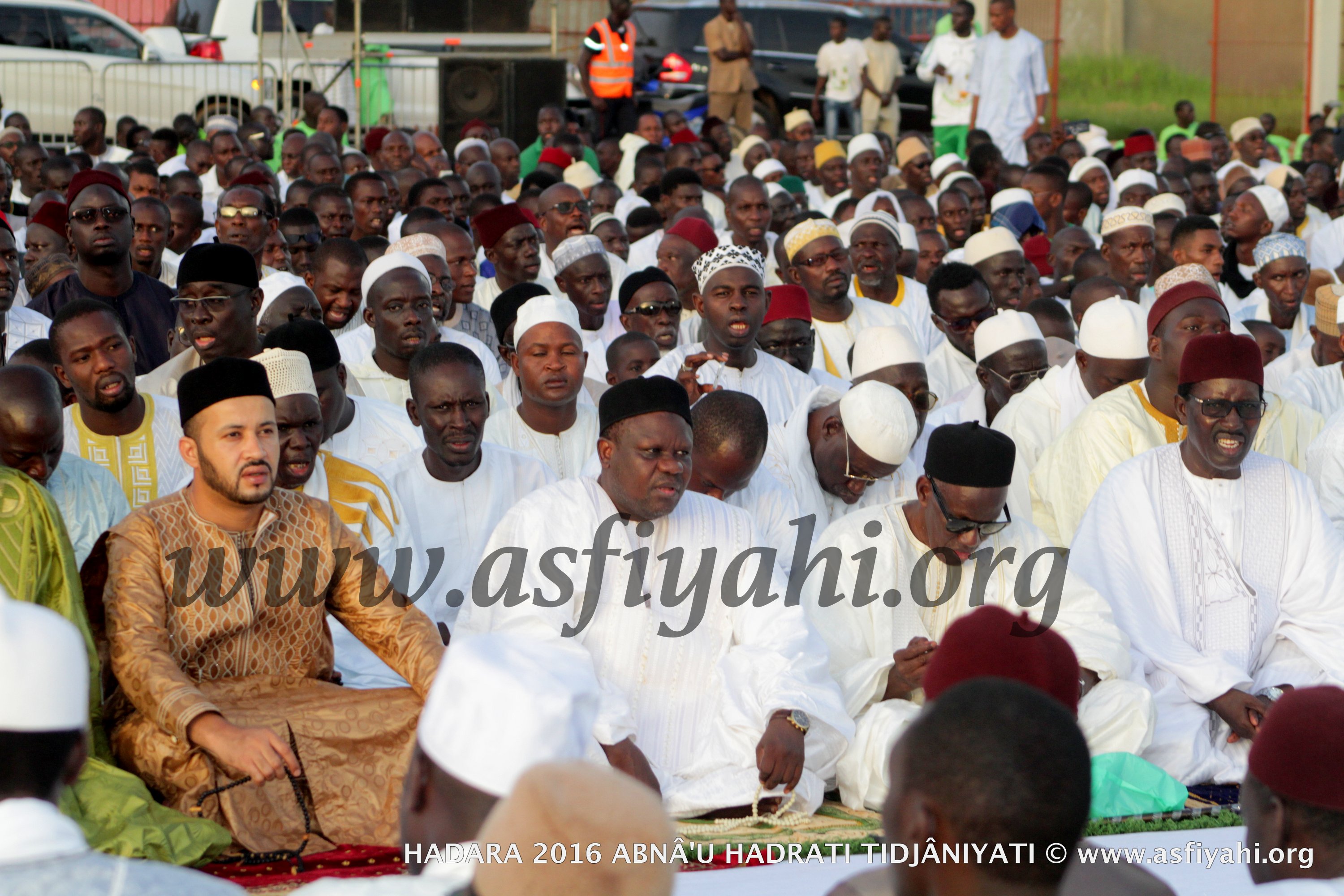 PHOTOS - 15 JUILLET 2016 AU STADE AMADOU BARRY - Regardez les images de la Hadratoul Djumah exceptionnelle presidée par Serigne Abdoul Aziz Sy Al Amine 
